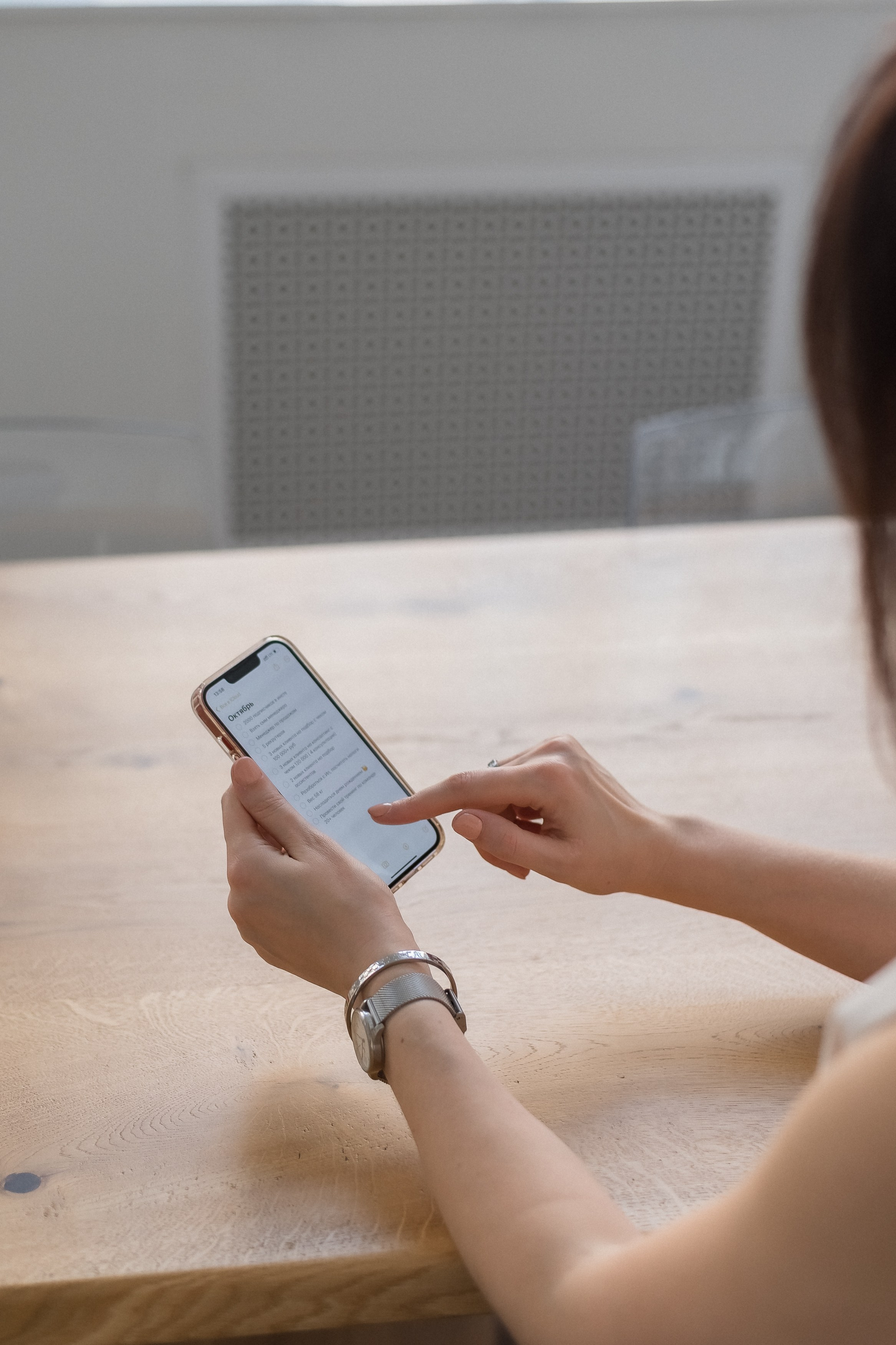 Портрет в минималистичной студии. КОНТЕНТ |БРЕНД фотограф Санкт-Петербург — Жанна Олтаржевская