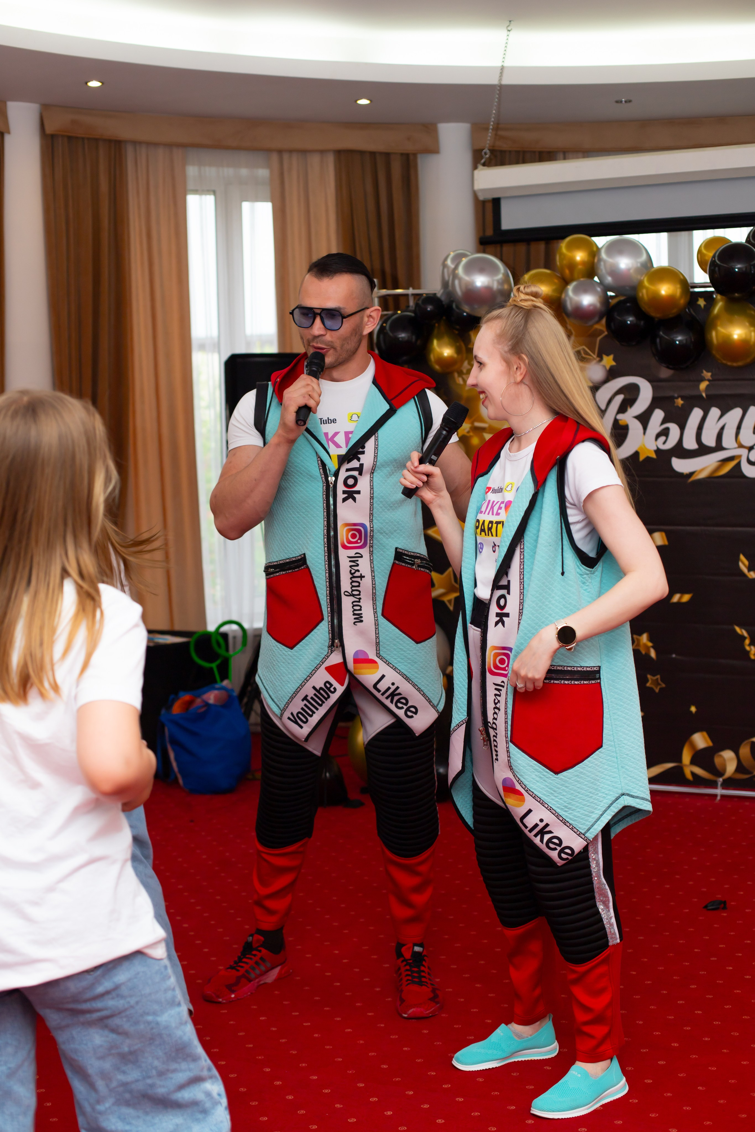 Выпускной 4 класс. Фотосессия под любой запрос в Красноярске. т+79237847111