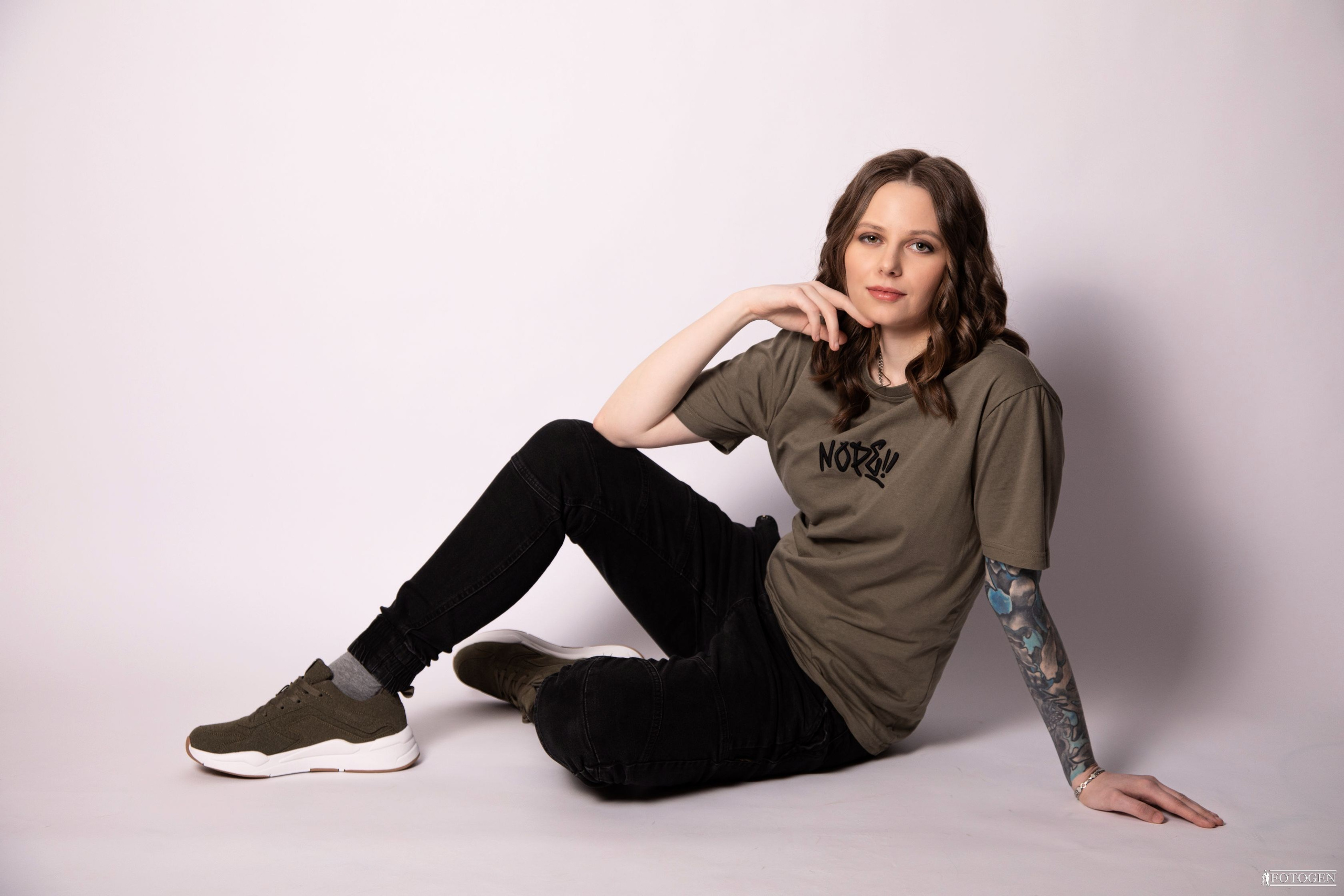 Гармония зрелости: Фотосессии для уверенных в Fotogen. Интерьерная фотостудия FOTOGEN г. Краснодар