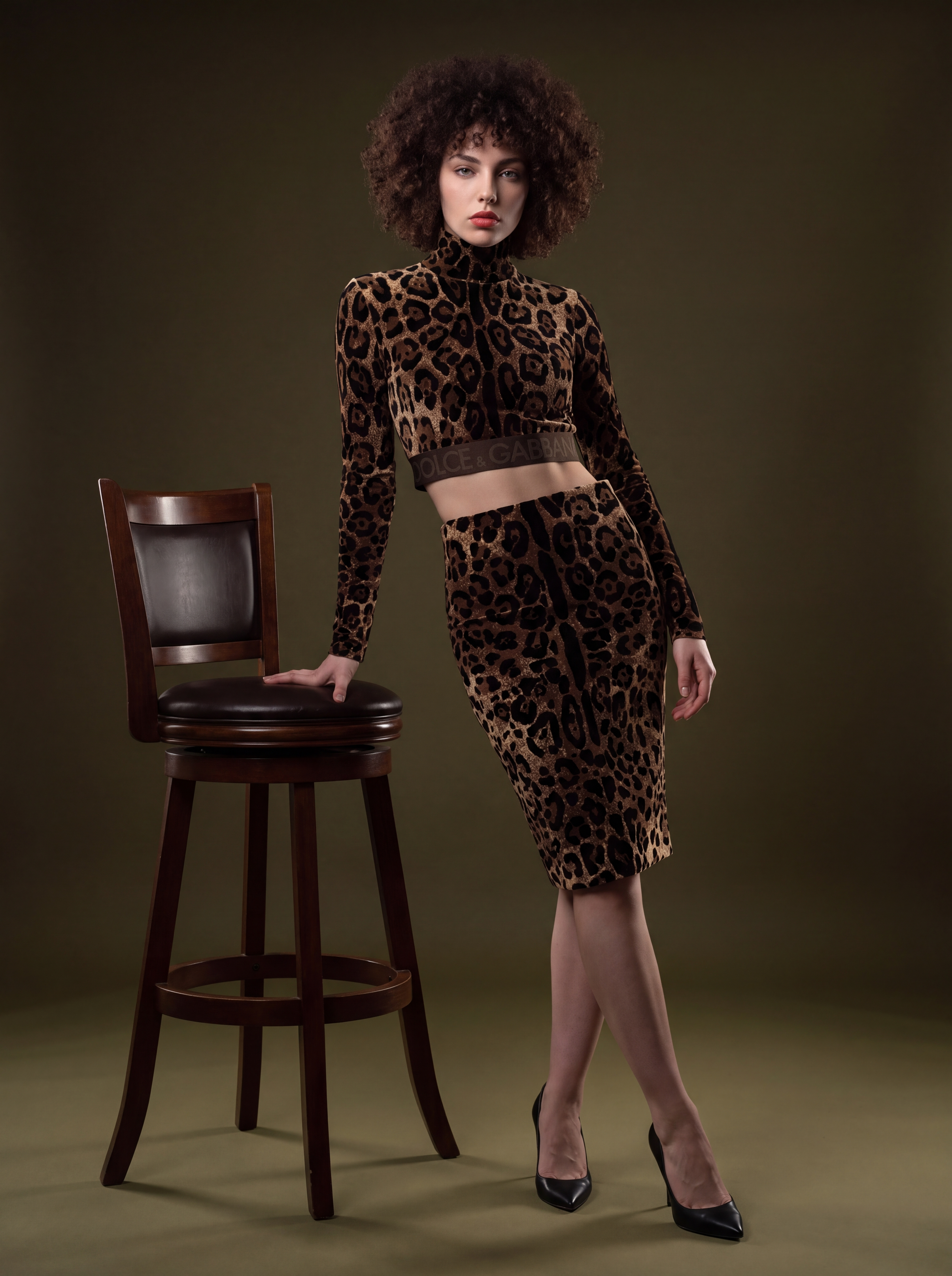 Студийная фотосессия Кати — костюм DOLCE & GABBANA. #antonfotomaster Фотограф, AI-креатор, мастер нейровизуала в Москве Антон Фролов