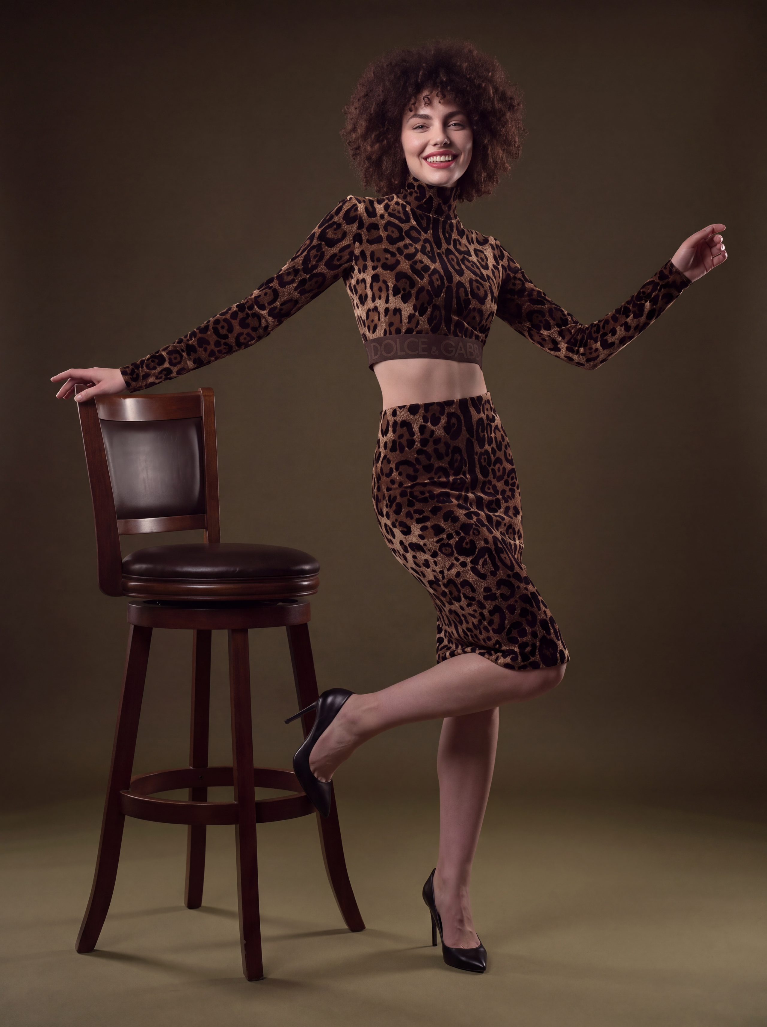 Студийная фотосессия Кати — костюм DOLCE & GABBANA. #antonfotomaster Фотограф, AI-креатор, мастер нейровизуала в Москве Антон Фролов