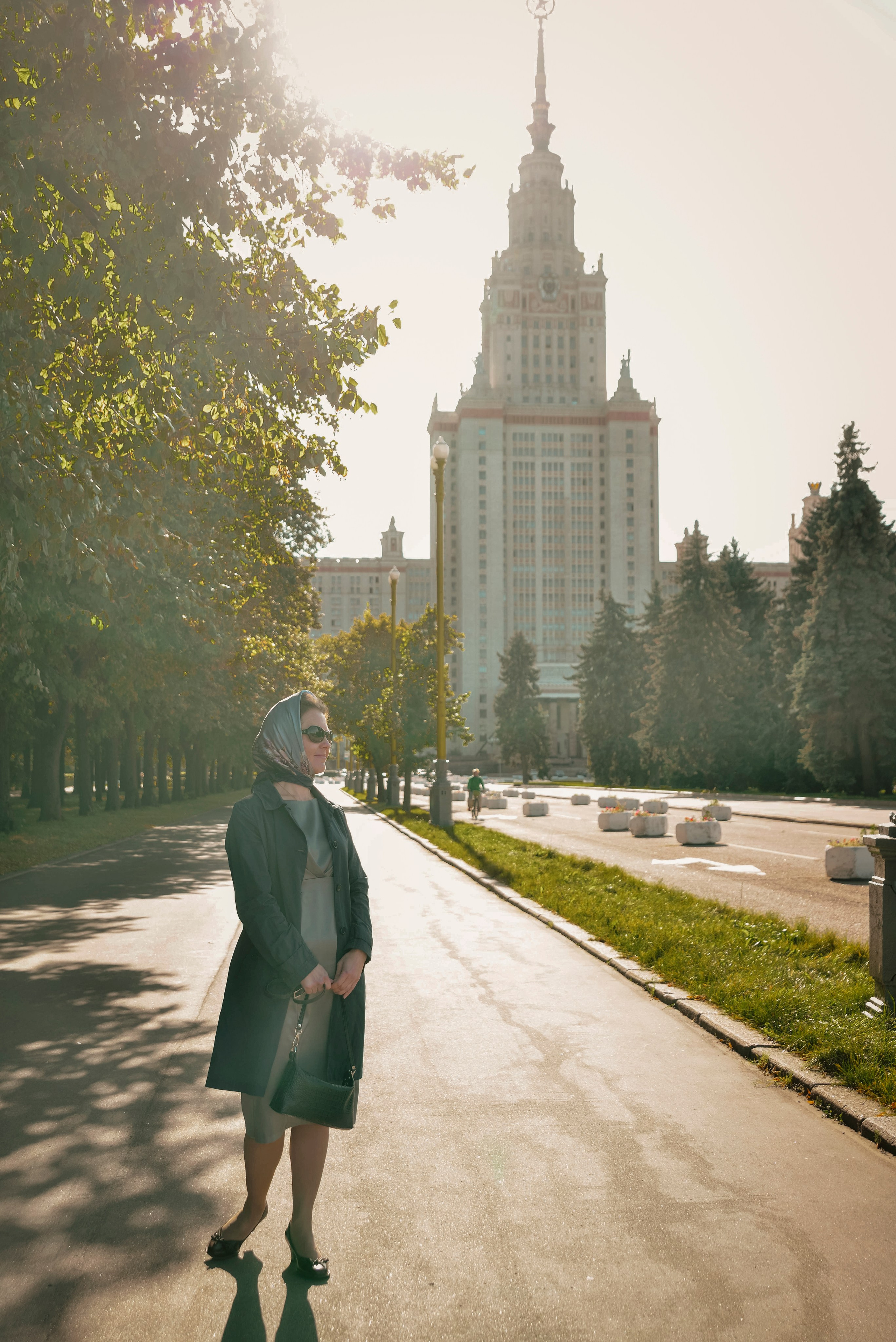 Ретро прогулка на Воробьевых горах. Фотограф Москва: тематическая фотосессия с подбором образа