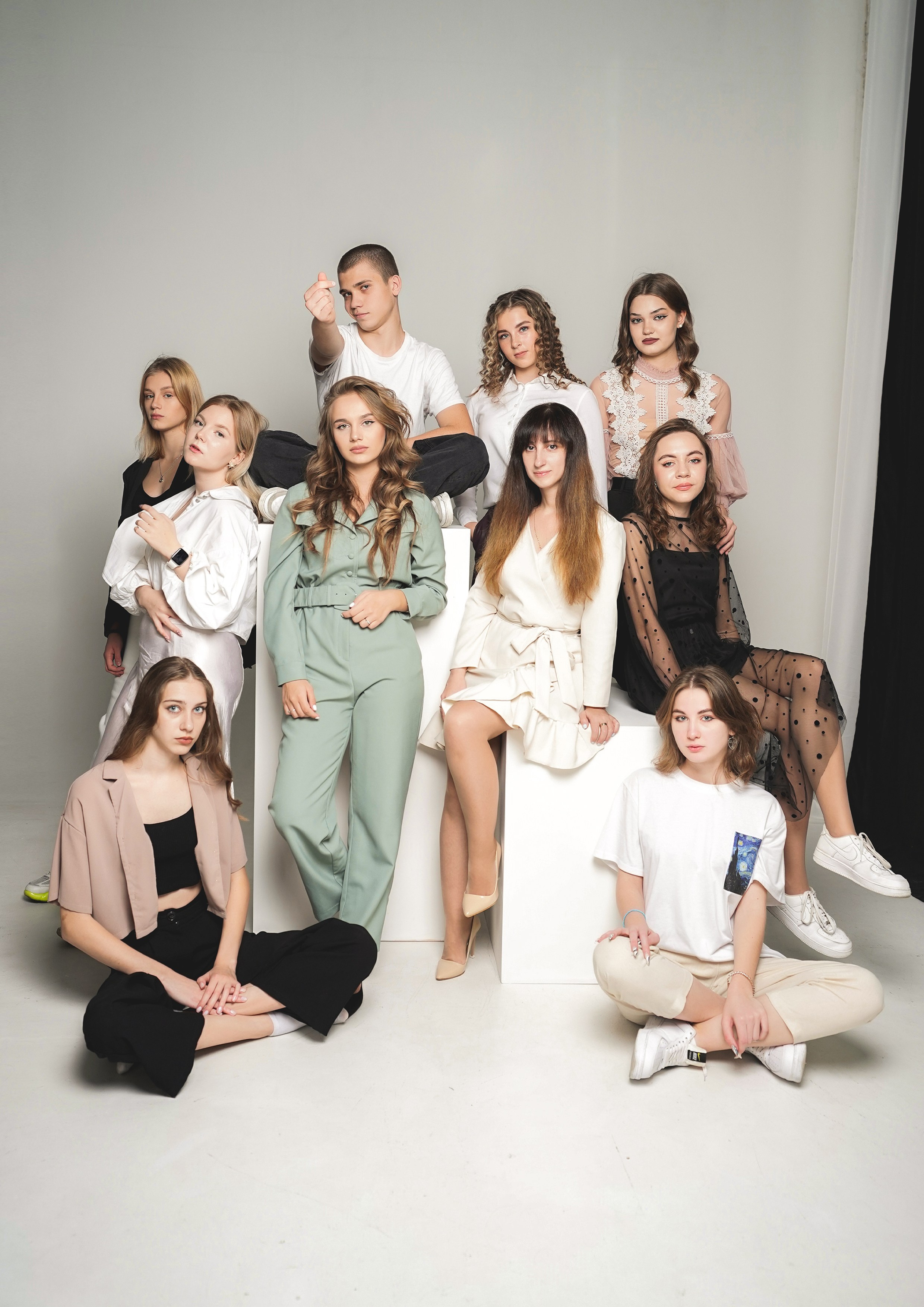 Мелкие группы / старшие классы. MEMENTO.Выпускные альбомы, школьные, юбилейные и другие книги. Ростов-на-Дону