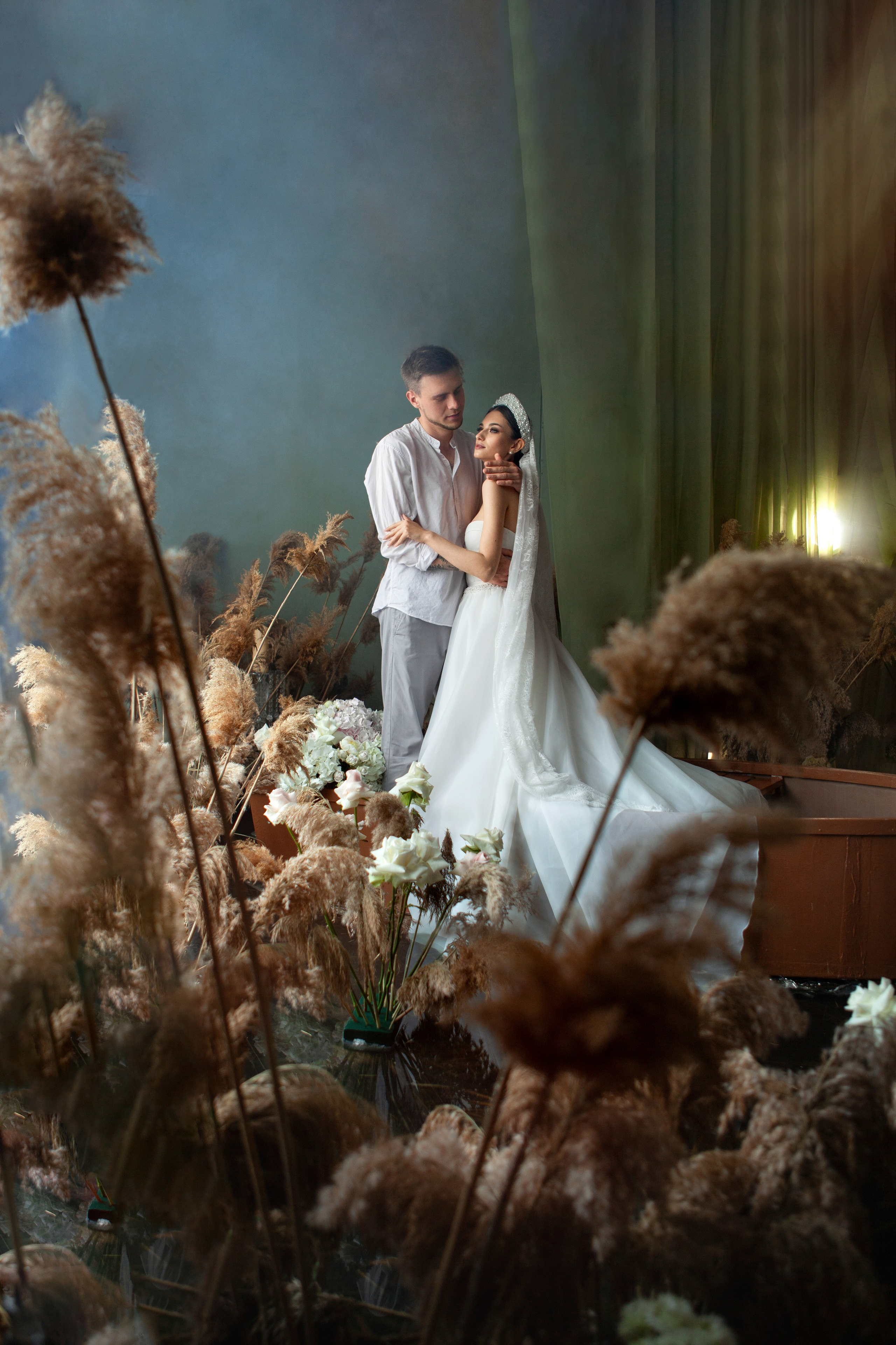 Серия свадебных фотографий жениха и невесты в студии Ставрополя. Фотограф Ставрополь Пятигорск Елизавета Дарина