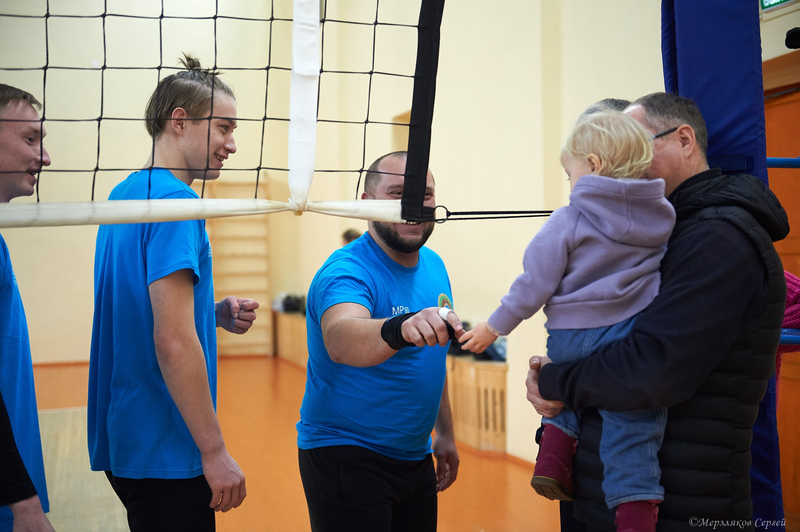 Новогодний турнир по волейболу. Ижевск. 15.12.2023. Спортивный репортажный фотограф в Ижевске Сергей Мерзляков