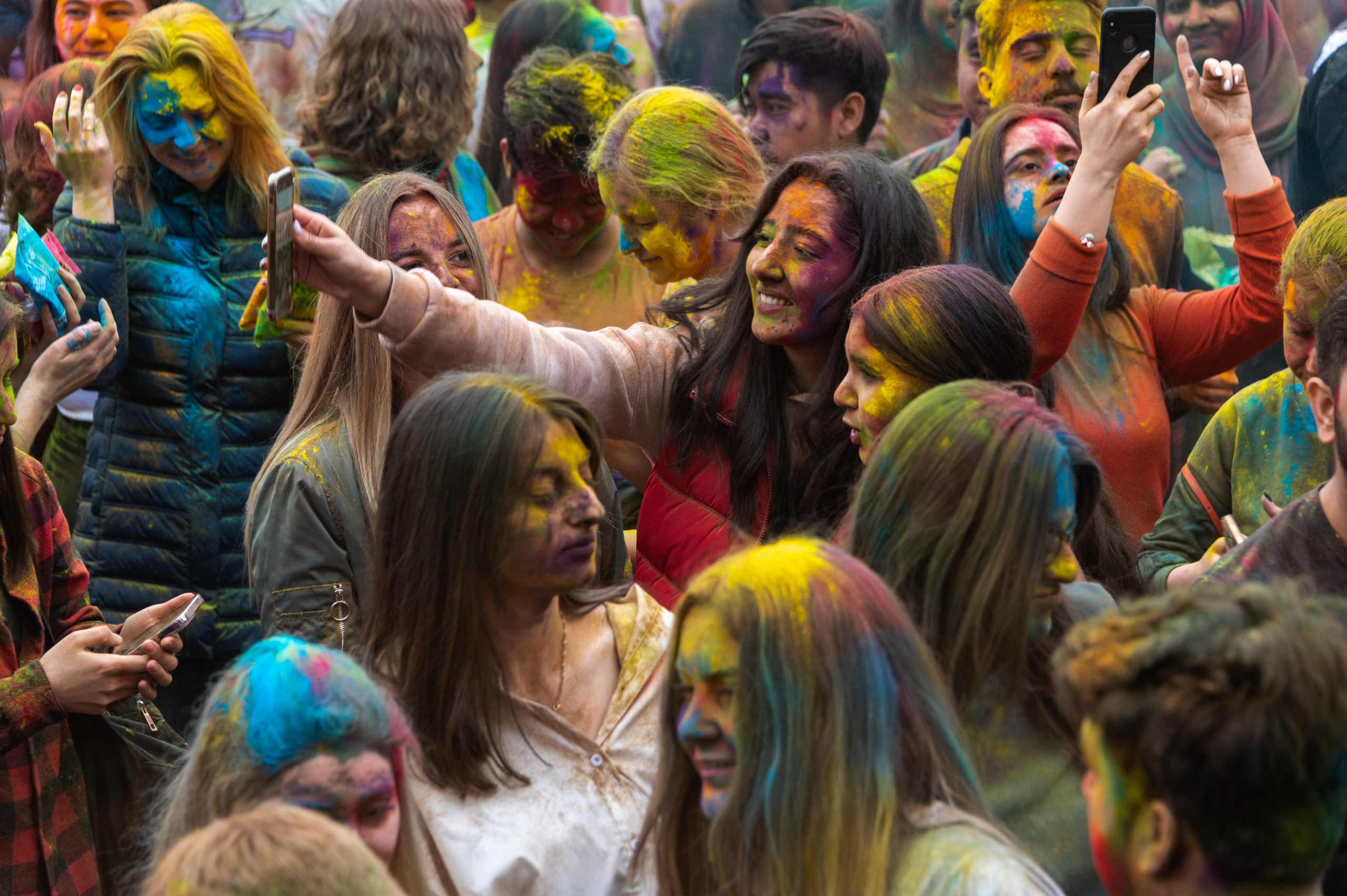 Праздник Холи в Москве. Фотограф Роман Адлер