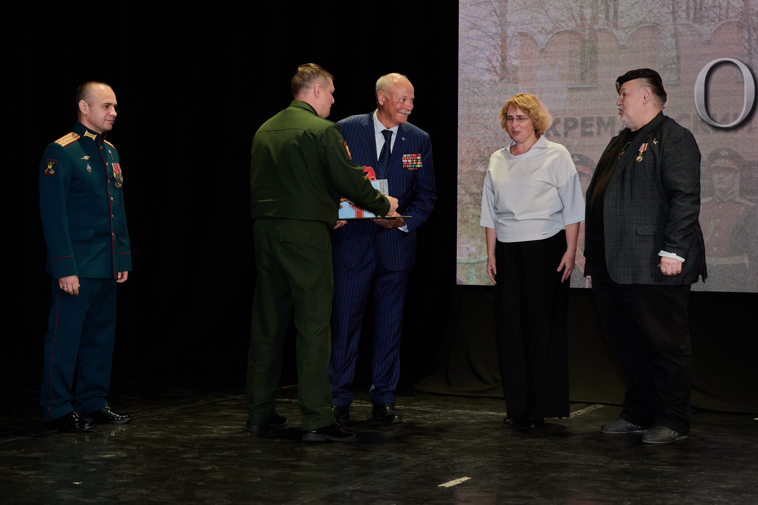 Церемония награждения медалями «Память Героев Отечества». Фотограф Роман Адлер