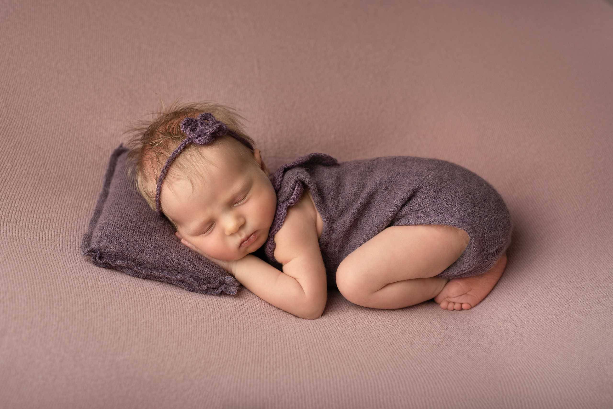 Photos of newborn babies. Photographer of newborns and children up to a year in Montenegro