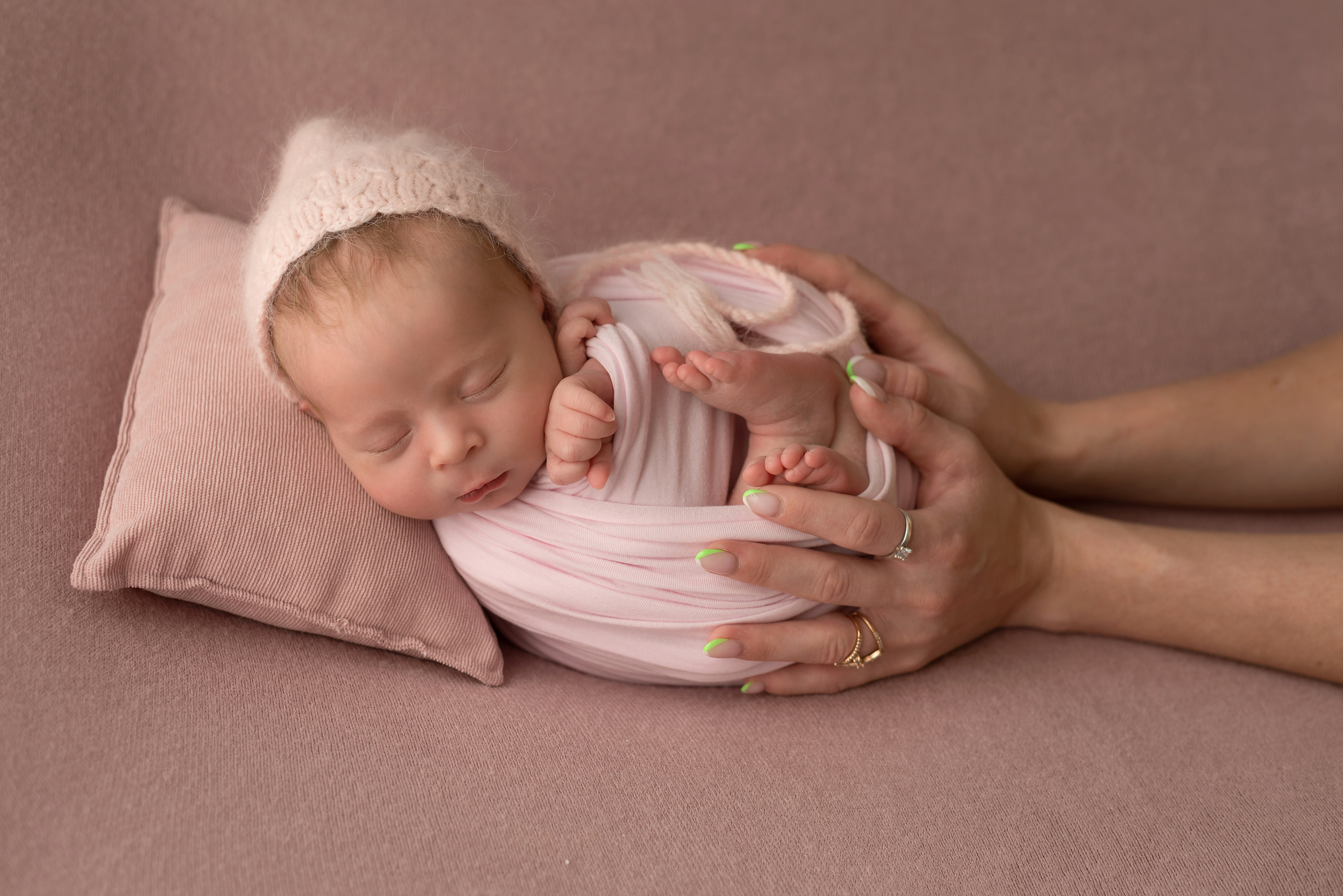 Photos of newborn babies. Photographer of newborns and children up to a year in Montenegro