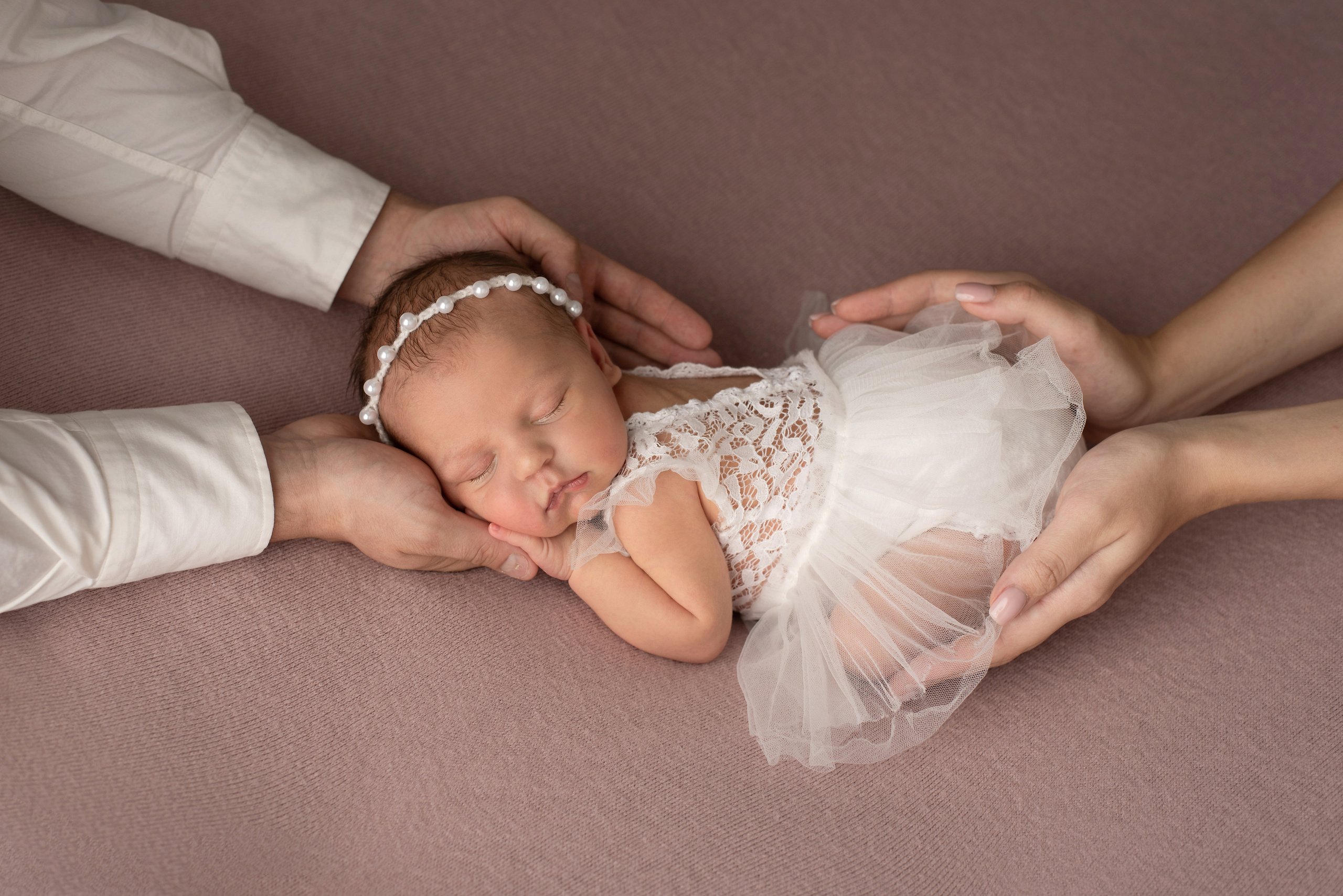 Photos of newborn babies. Photographer of newborns and children up to a year in Montenegro