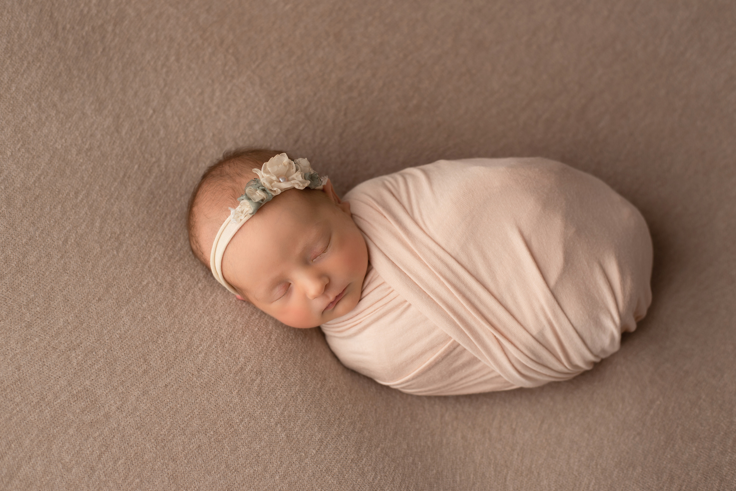 Photos of newborn babies. Photographer of newborns and children up to a year in Montenegro