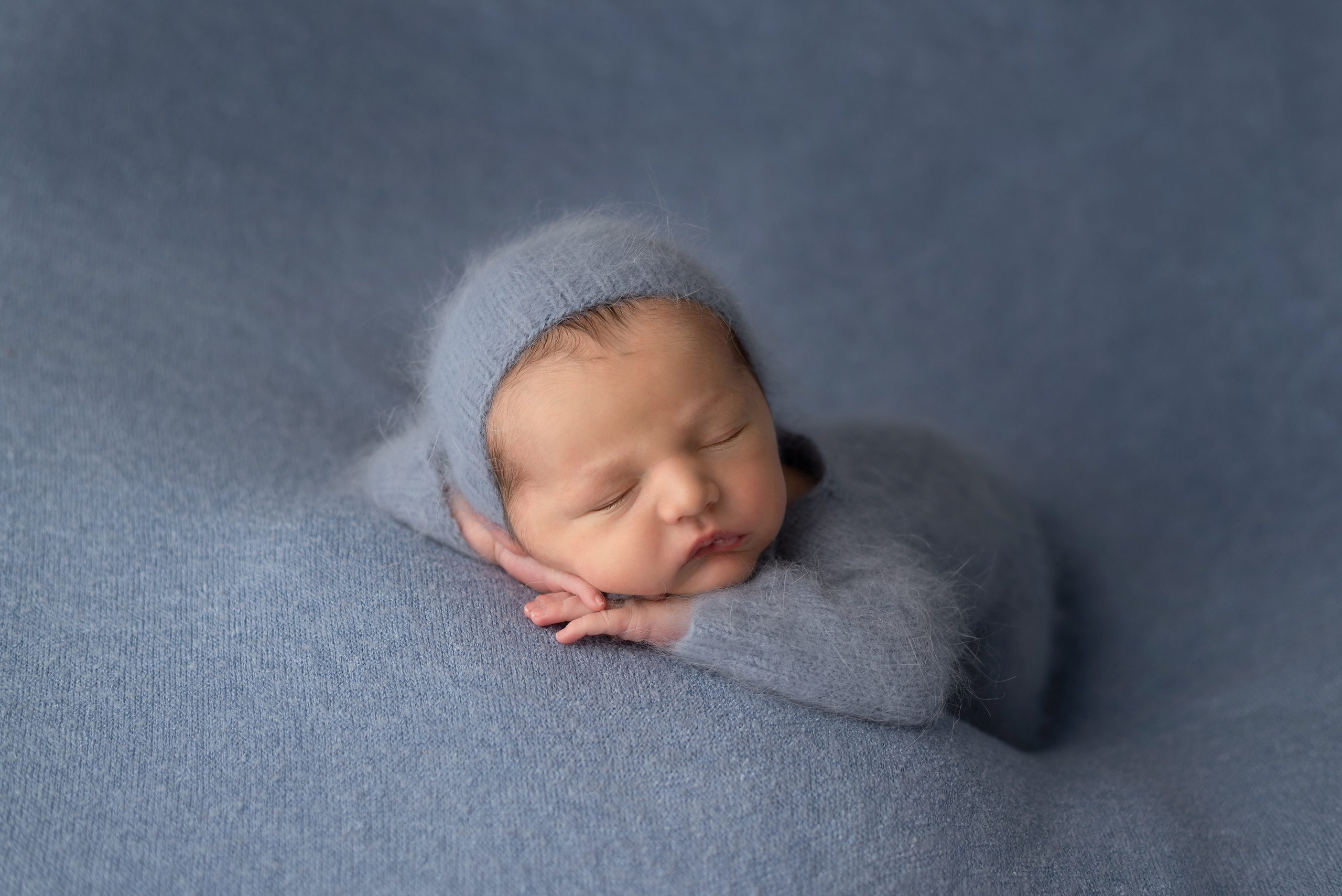 Photos of newborn babies. Photographer of newborns and children up to a year in Montenegro
