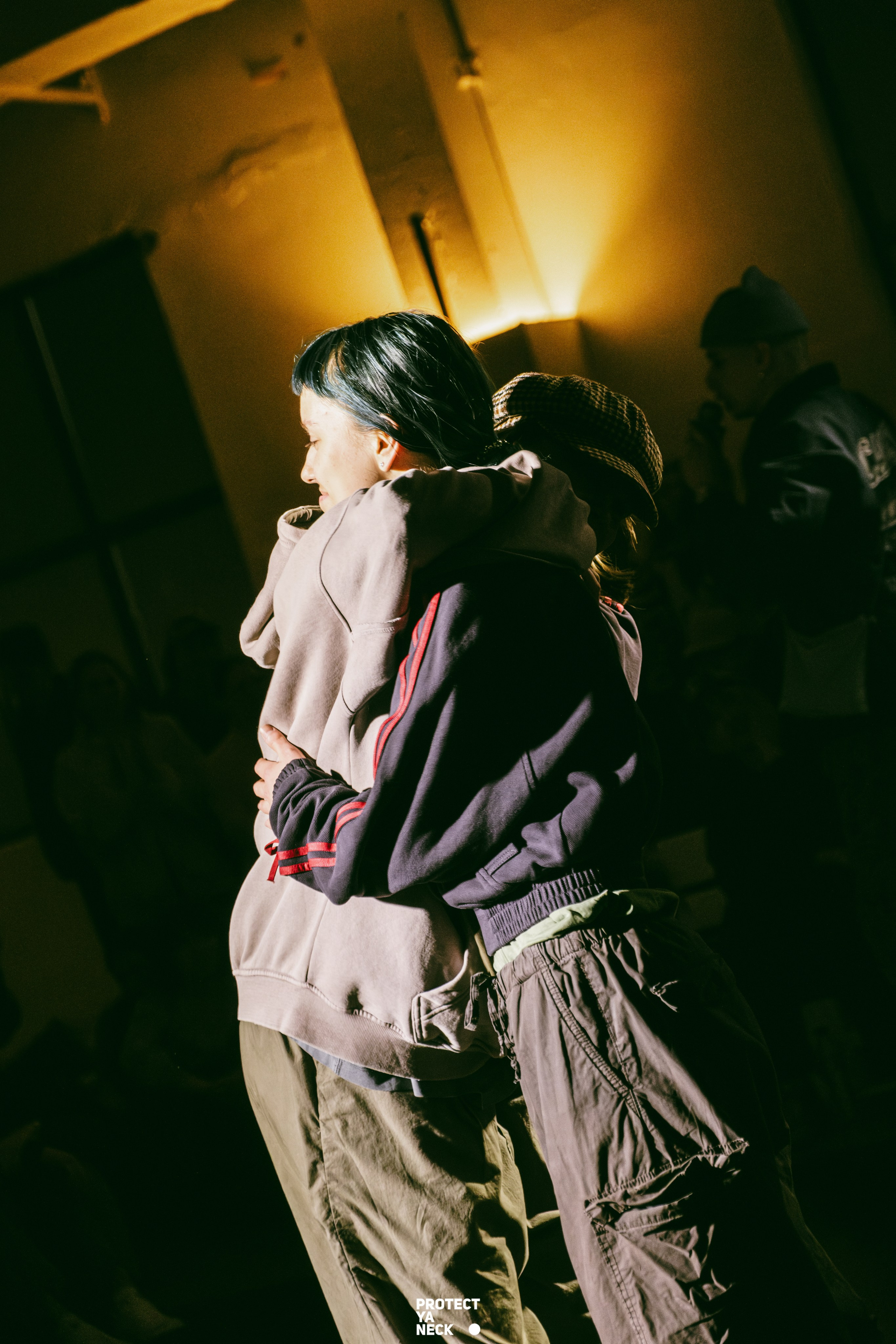 PROTECT YA NECK 22/03 (@youlovebu). Соня бу тебя сфоткала