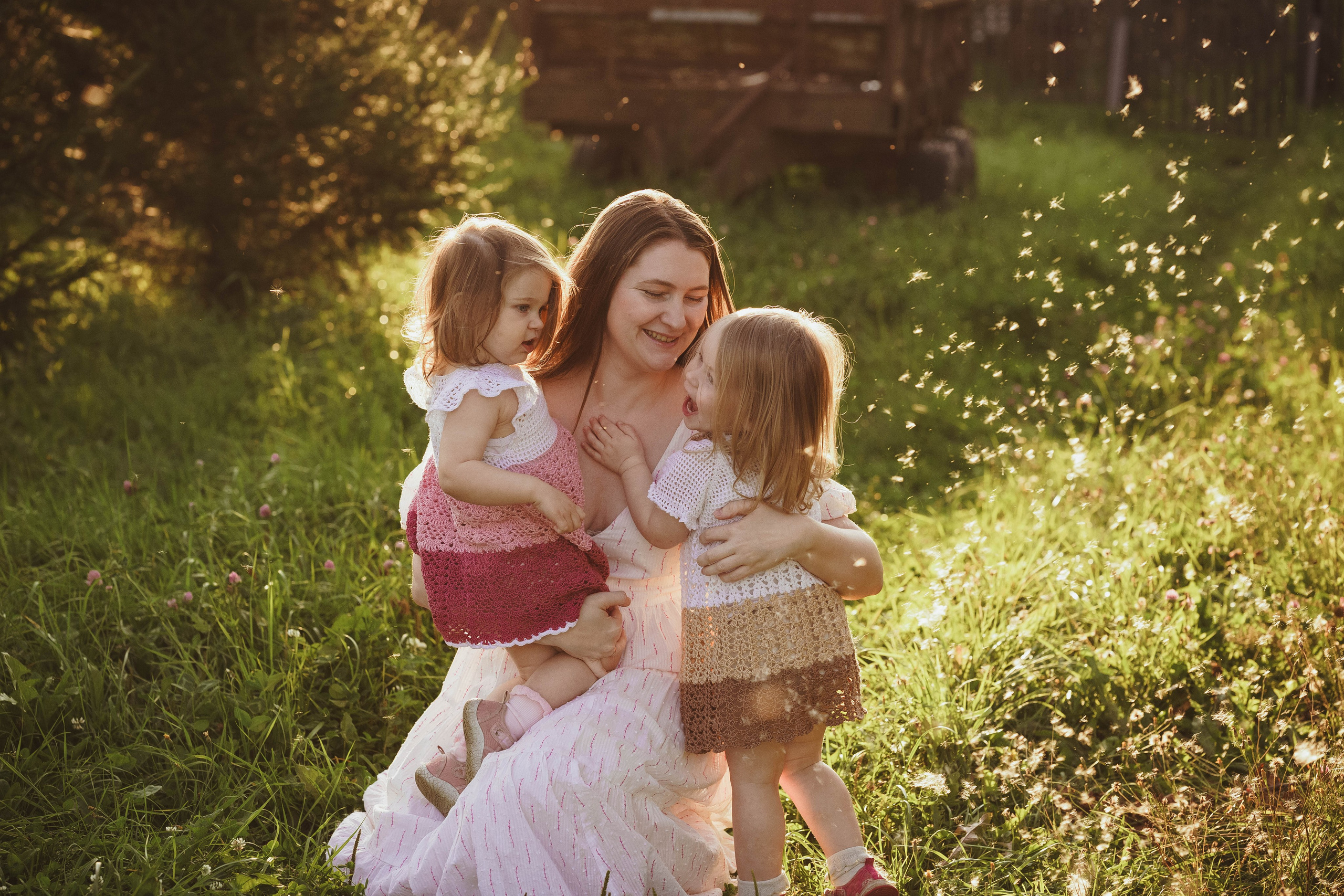 Мама с двойняшками, Костромская область. Наталья Дукалова фотограф Щелково Королев Пушкино Москва Балашиха