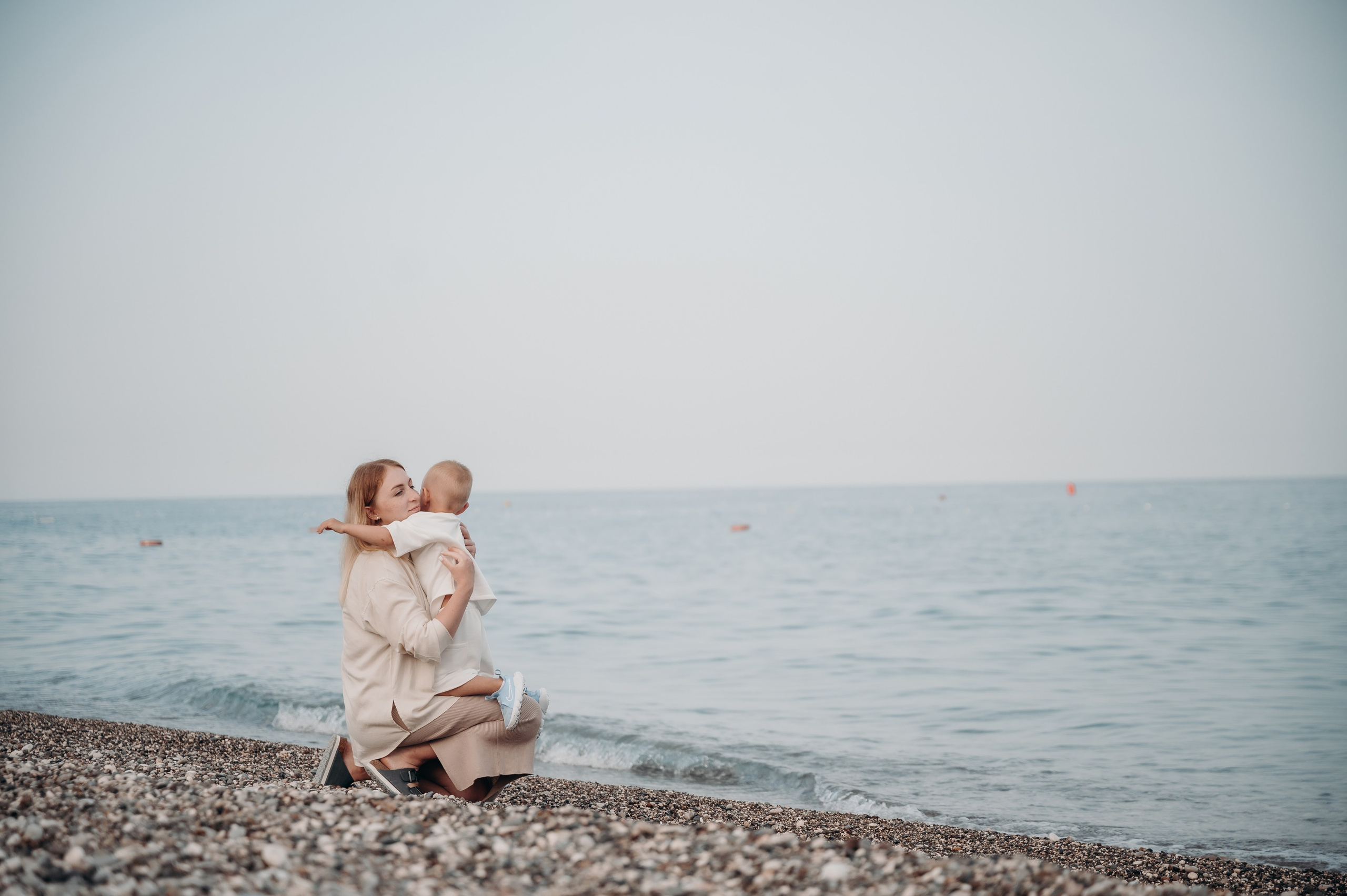 На берегу Средиземного моря. Главная