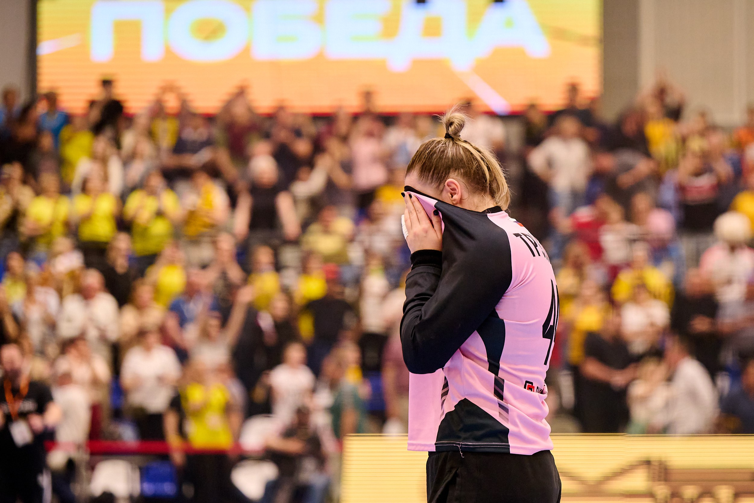 Спортивная съемка в Ростове-на-Дону: эмоции гандболистки во время победы