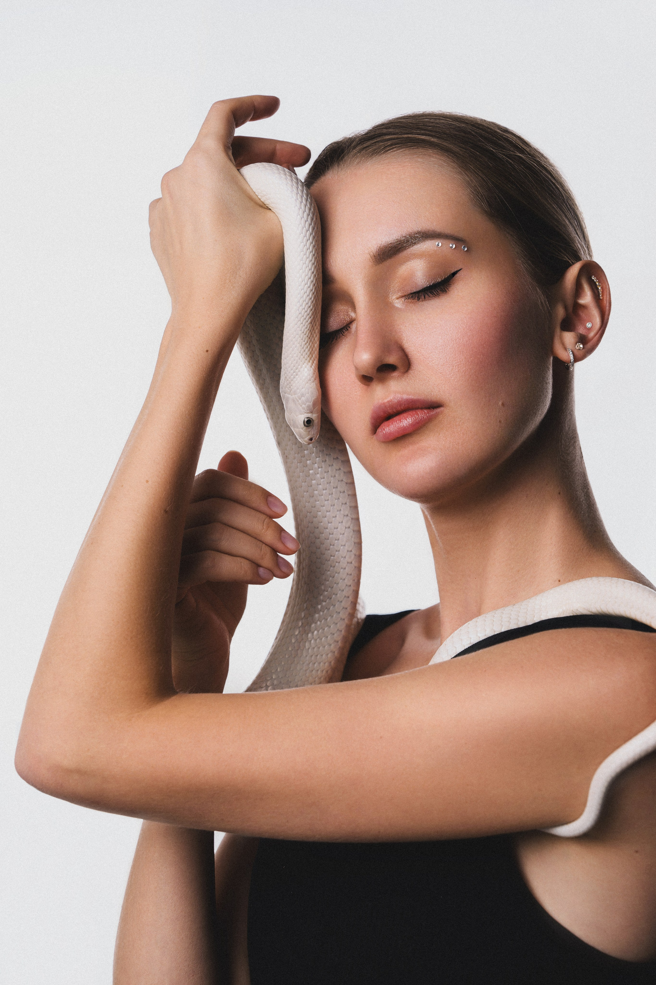 Ретушь / Нейроконтент. Айсылу Счастливая — Фотограф | Ретушёр | Нейрокреатор