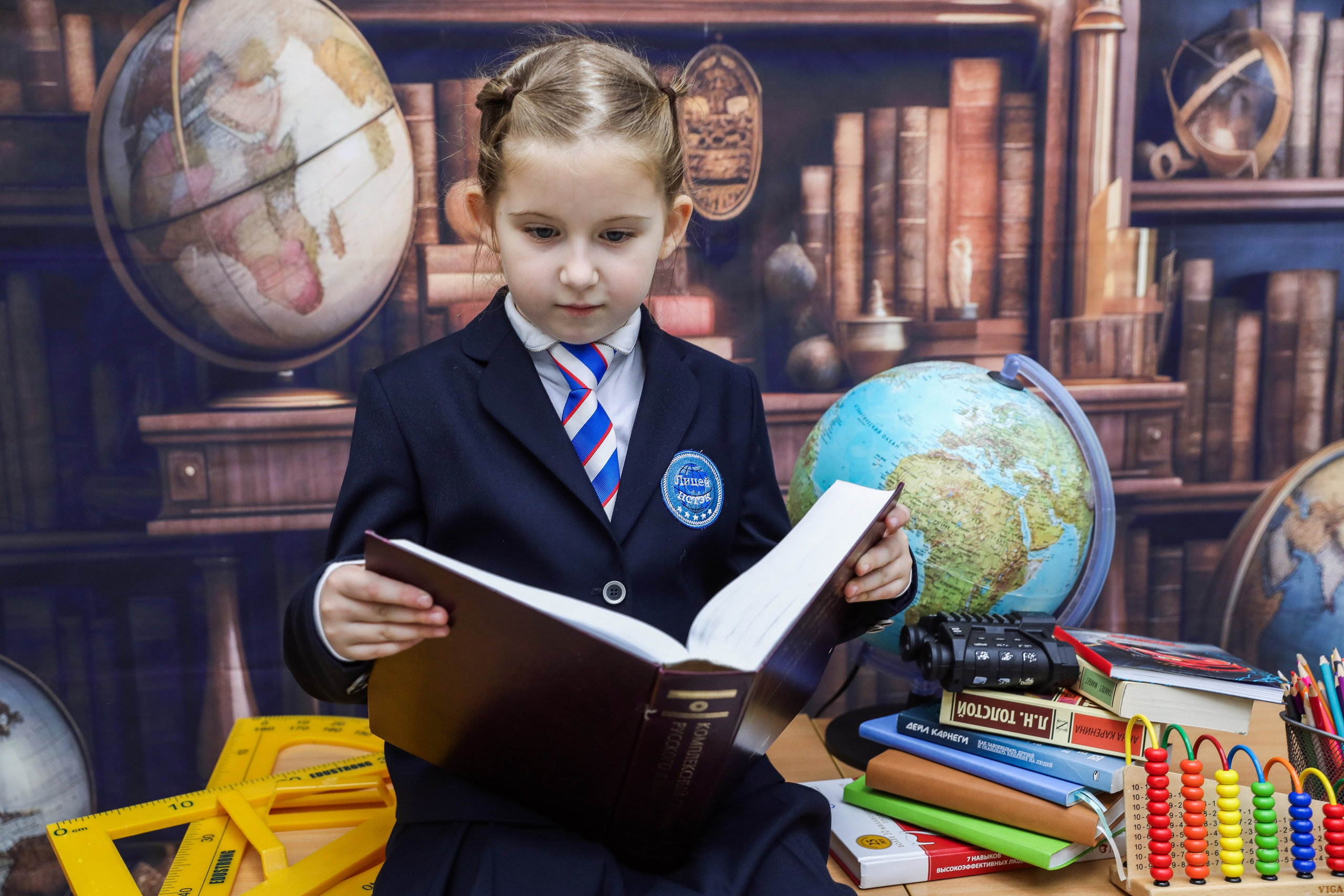 ЛИЦЕЙ ИСТЭК. Photographer Viktoriya Markushina «My world throug»