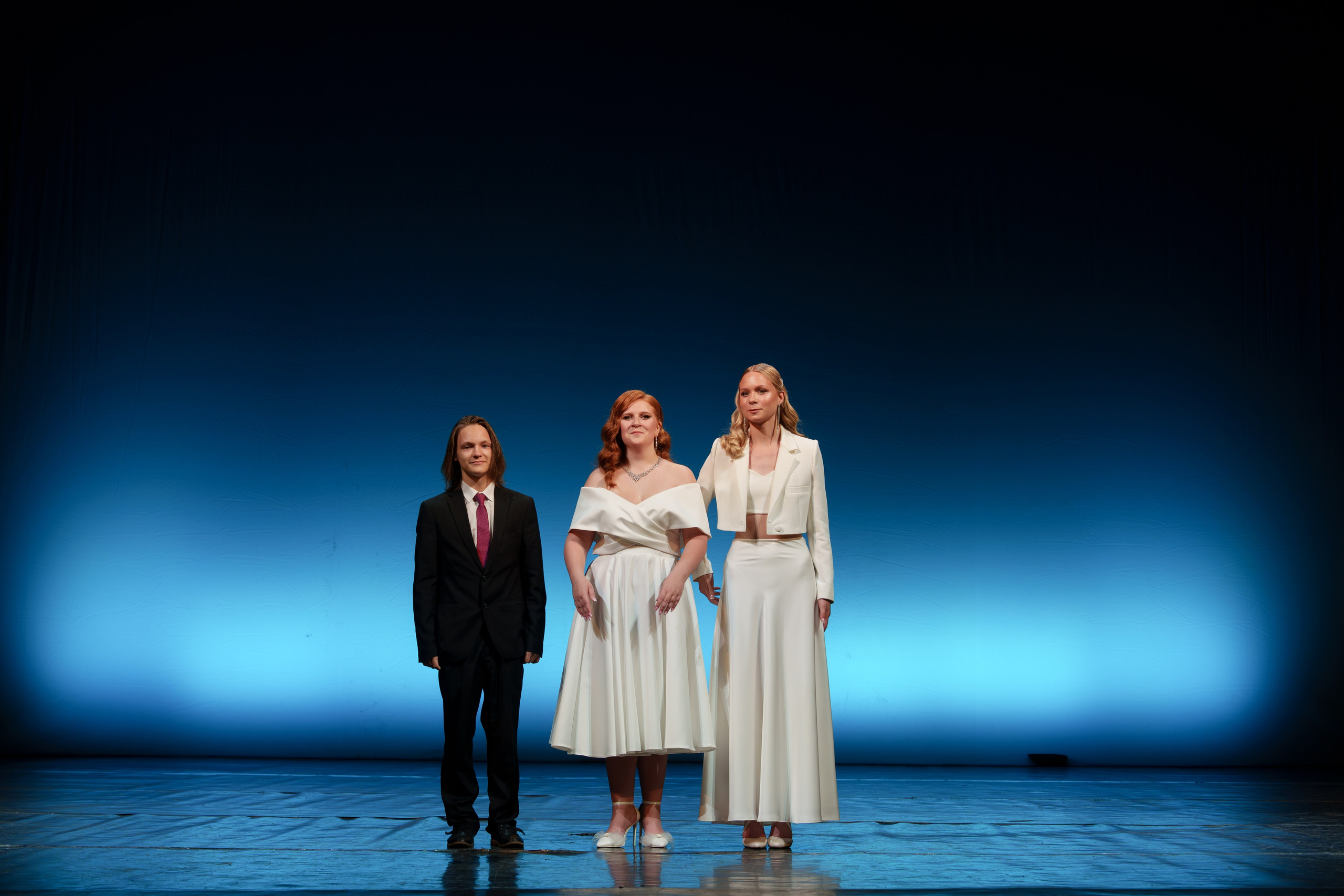 Выпускной Гимназия 7. Свадебный и репортажный фотограф Элина Козырьянова