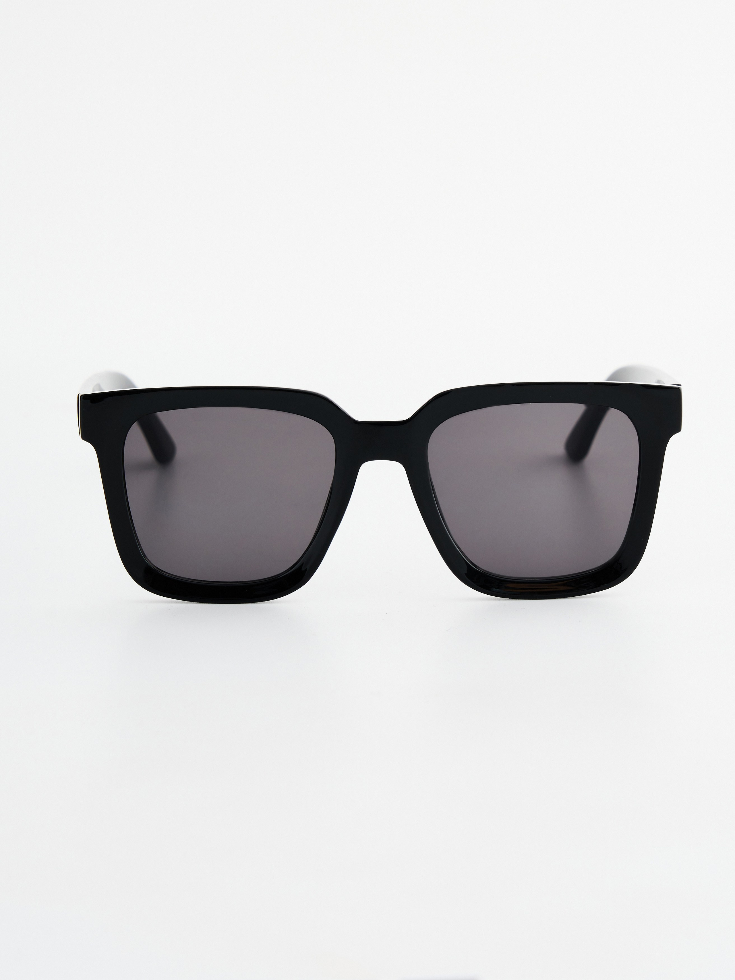 AMOV. Кирилл Гольцберг | фотограф для брендов одежды и бизнеса