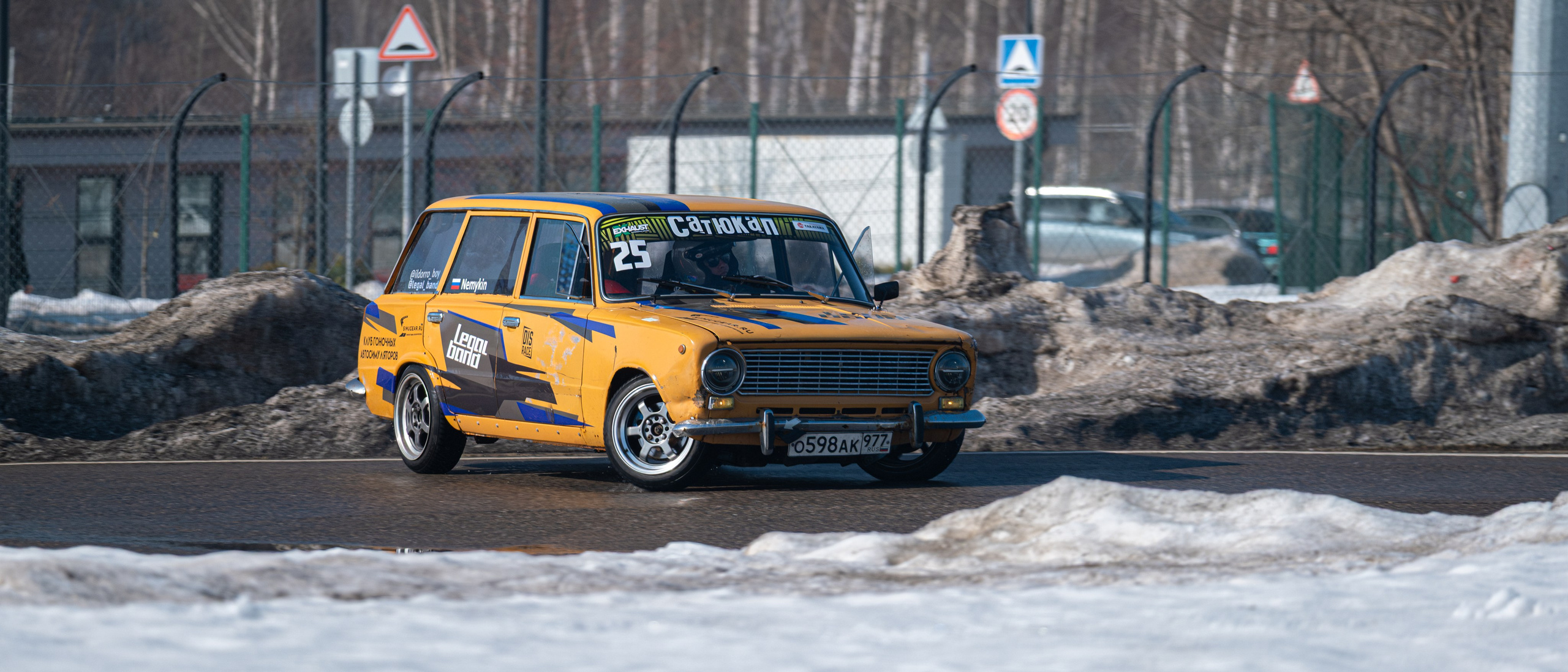 Спортивная автомобильная съемка. Malenkyia