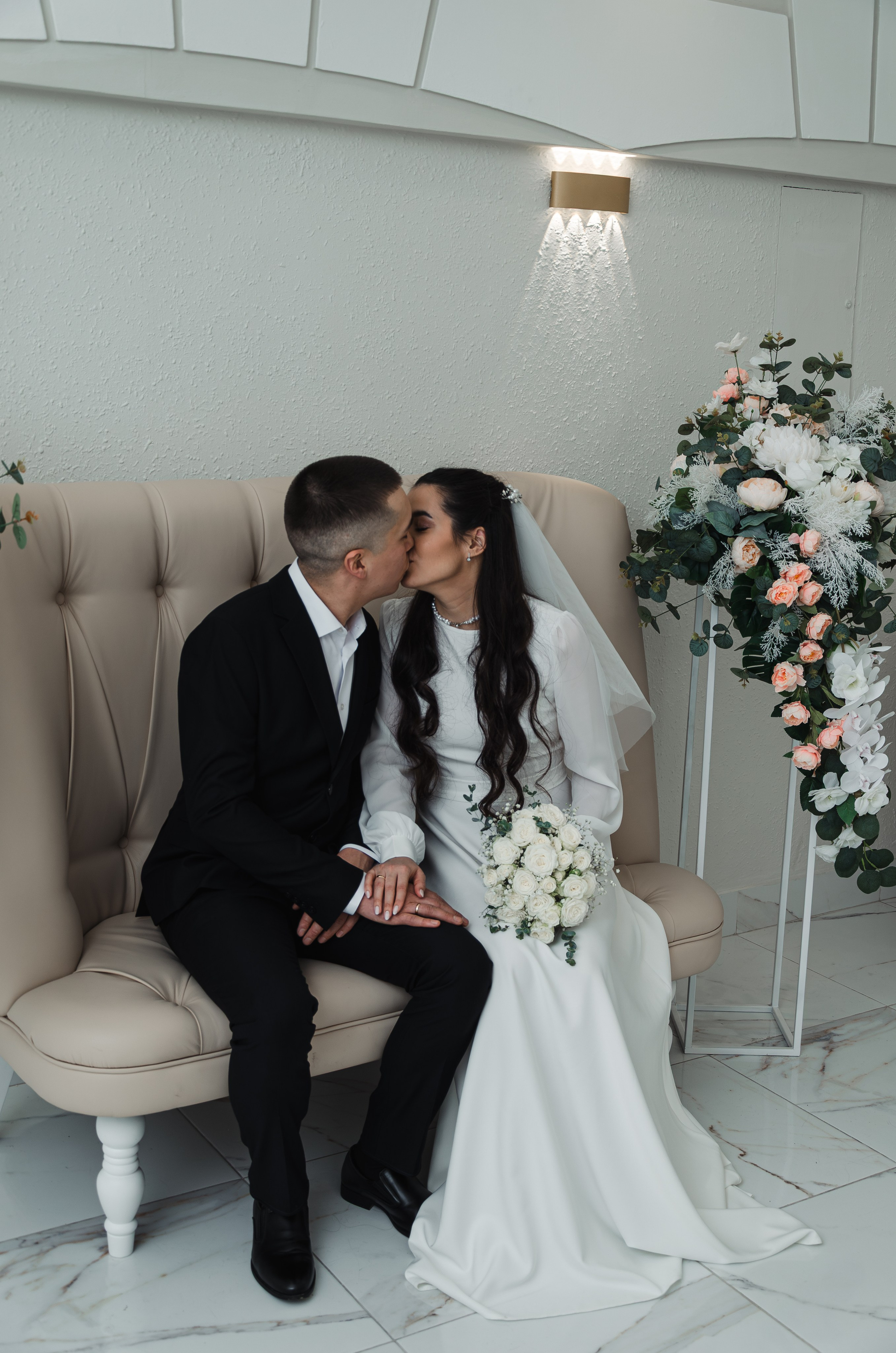 Загс Титова 26, г. Екатеринбург, фотограф Анастасия Прошутинская