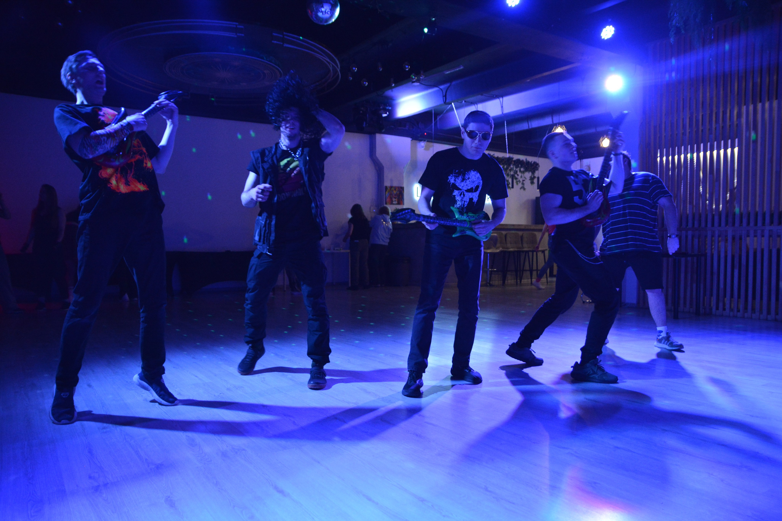 Just Dance. F/8 and be there — оказаться в нужном месте и поймать момент