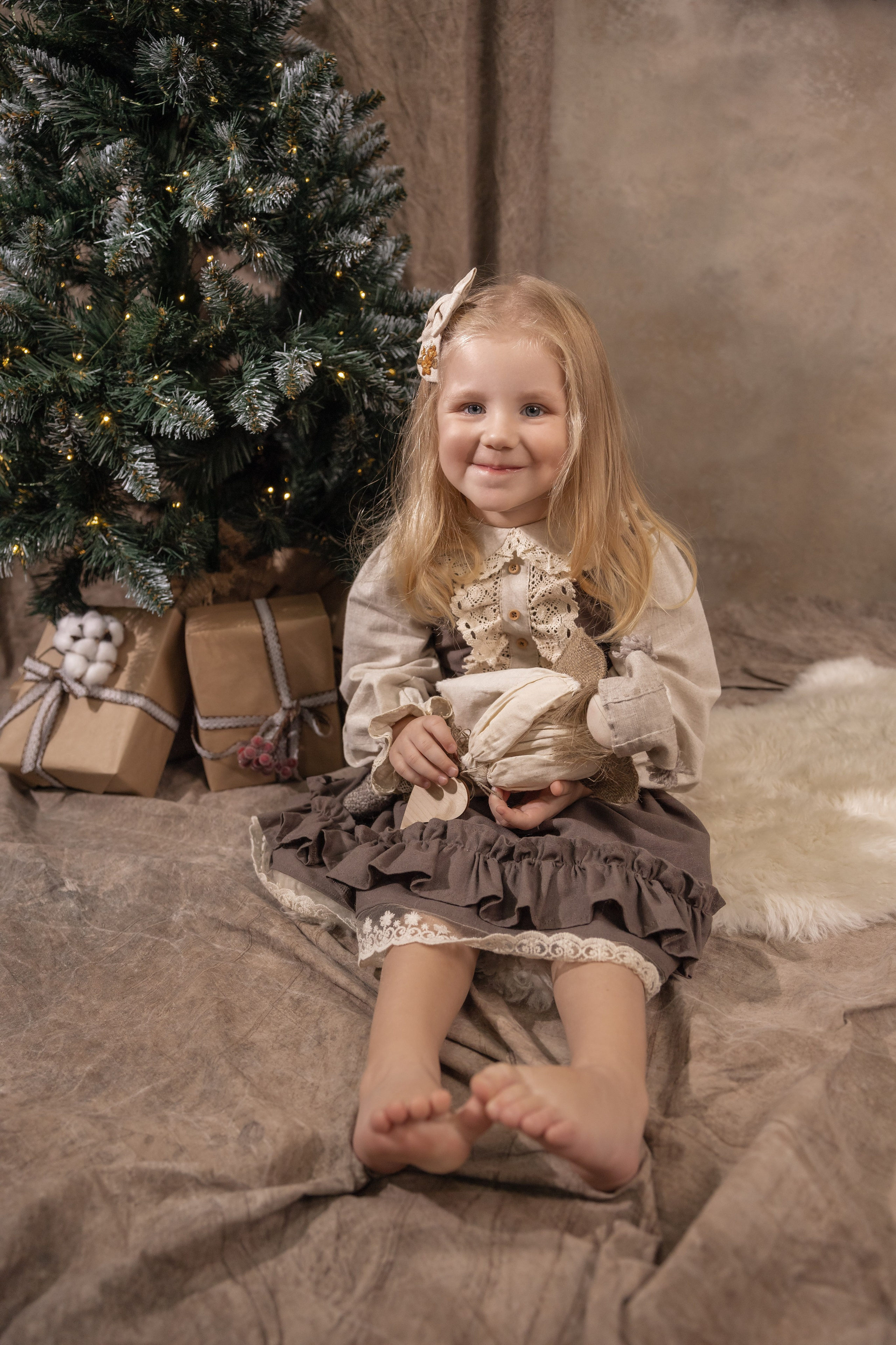 Новогодняя история маленькой Олечки. Семейный и детский фотограф Леонова Анна