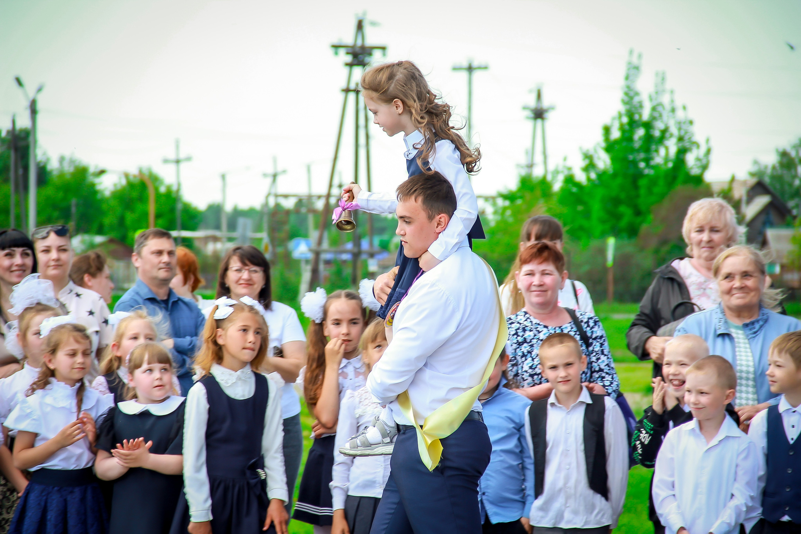 9-11 классы СЪЁМКИ ВЫПУСКНЫХ И ПОСЛЕДНИХ ЗВОНКОВ. Выпускные альбомы для школ и Детских садов в Барнауле /Выпускные/Свадебные/Детские/Семейные и др. виды съёмок /Фотограф Вера Валейко