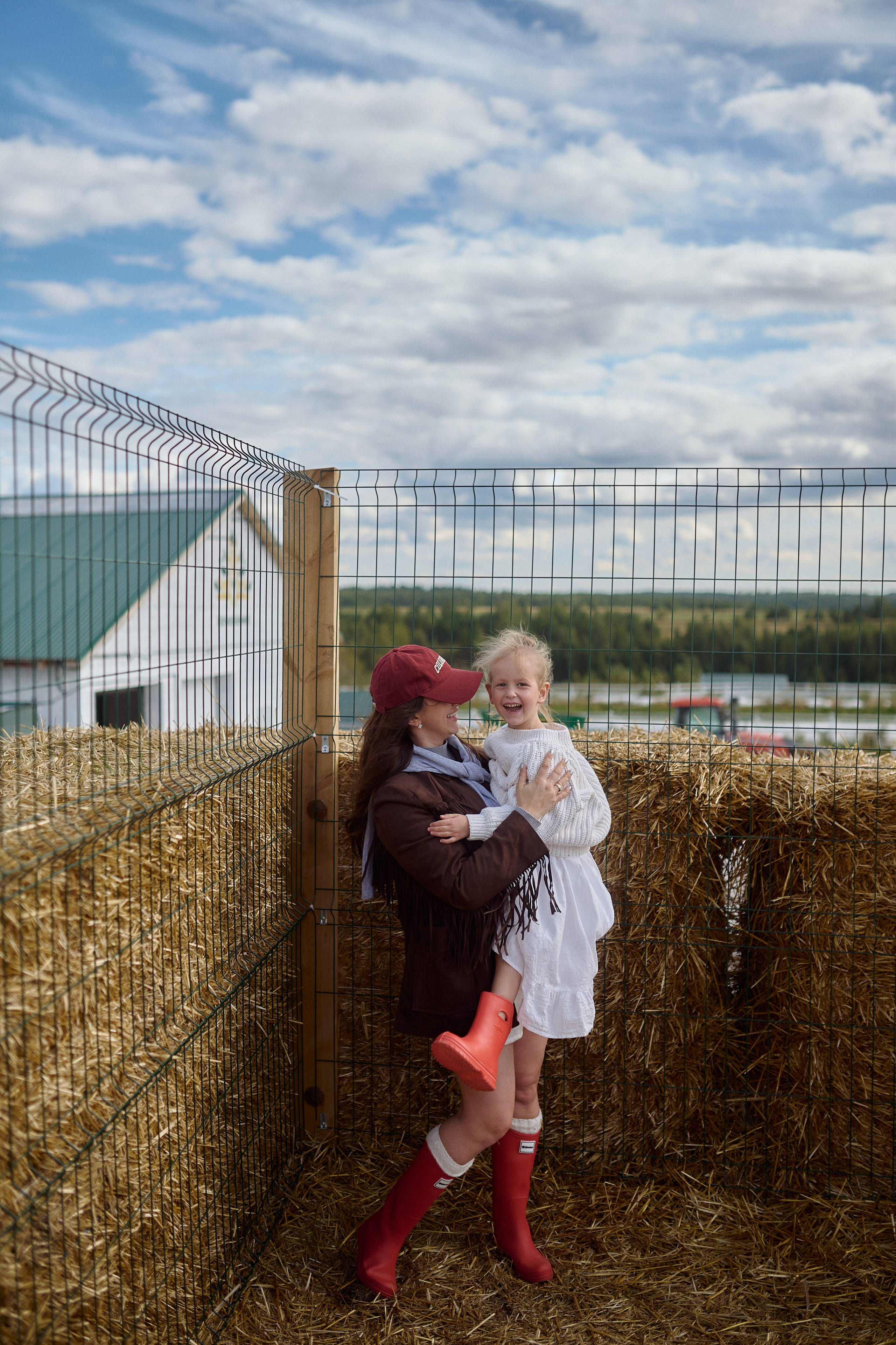 Кристина и Ариша на ферме. Семейный и свадебный lifestyle-фотограф в Москве Мария Петрова