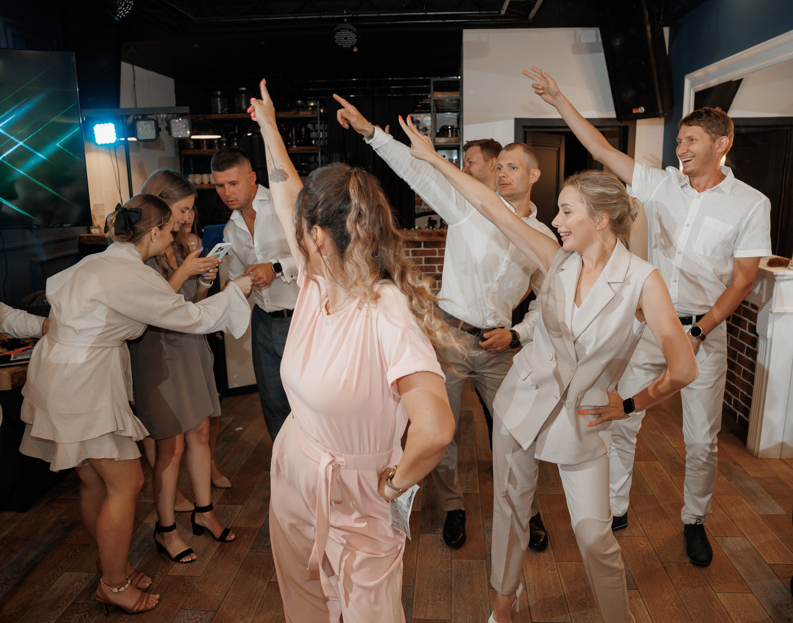 Полина и Дмитрий, загородный клуб «Барин», ЗАГС в г. Пушкино. Свадебный и репортажный фотограф (Москва, Королев и другие)