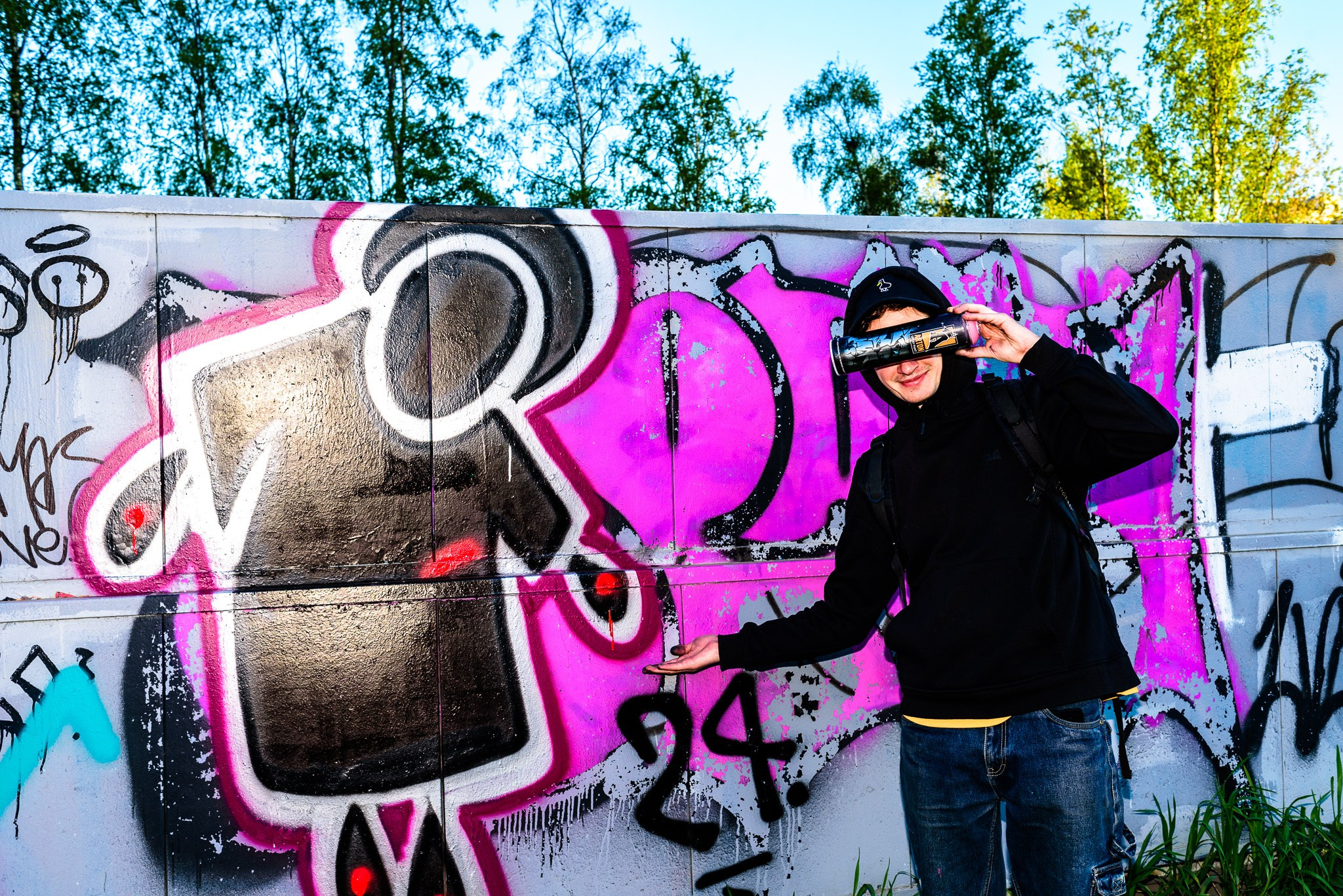 Граффити художник Даниил ВНИЦАЙ стритарт Петербург изображения Иисусов в Петербурге