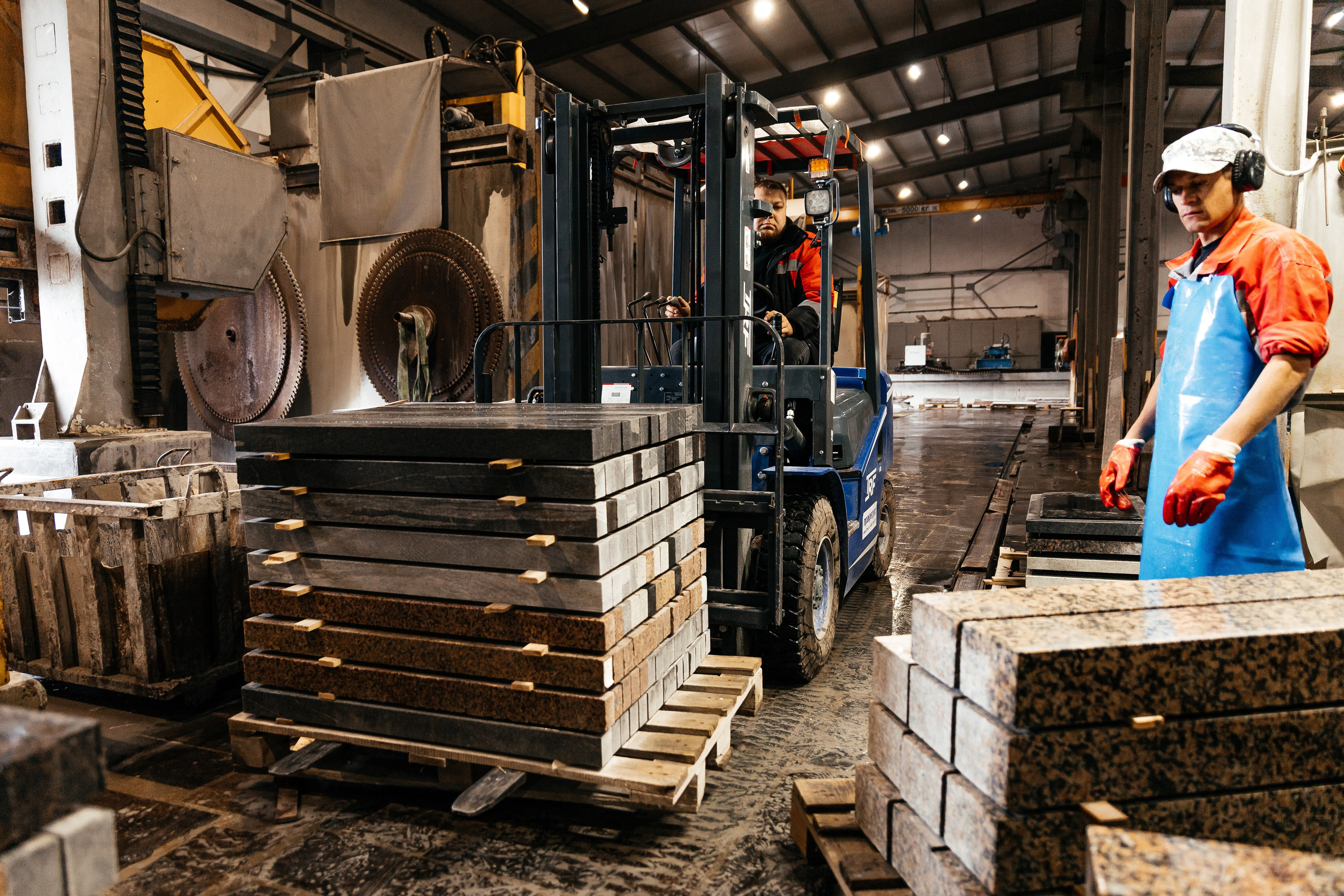 Камнеобрабатывающий завод. Ваш самый лучший фотограф!