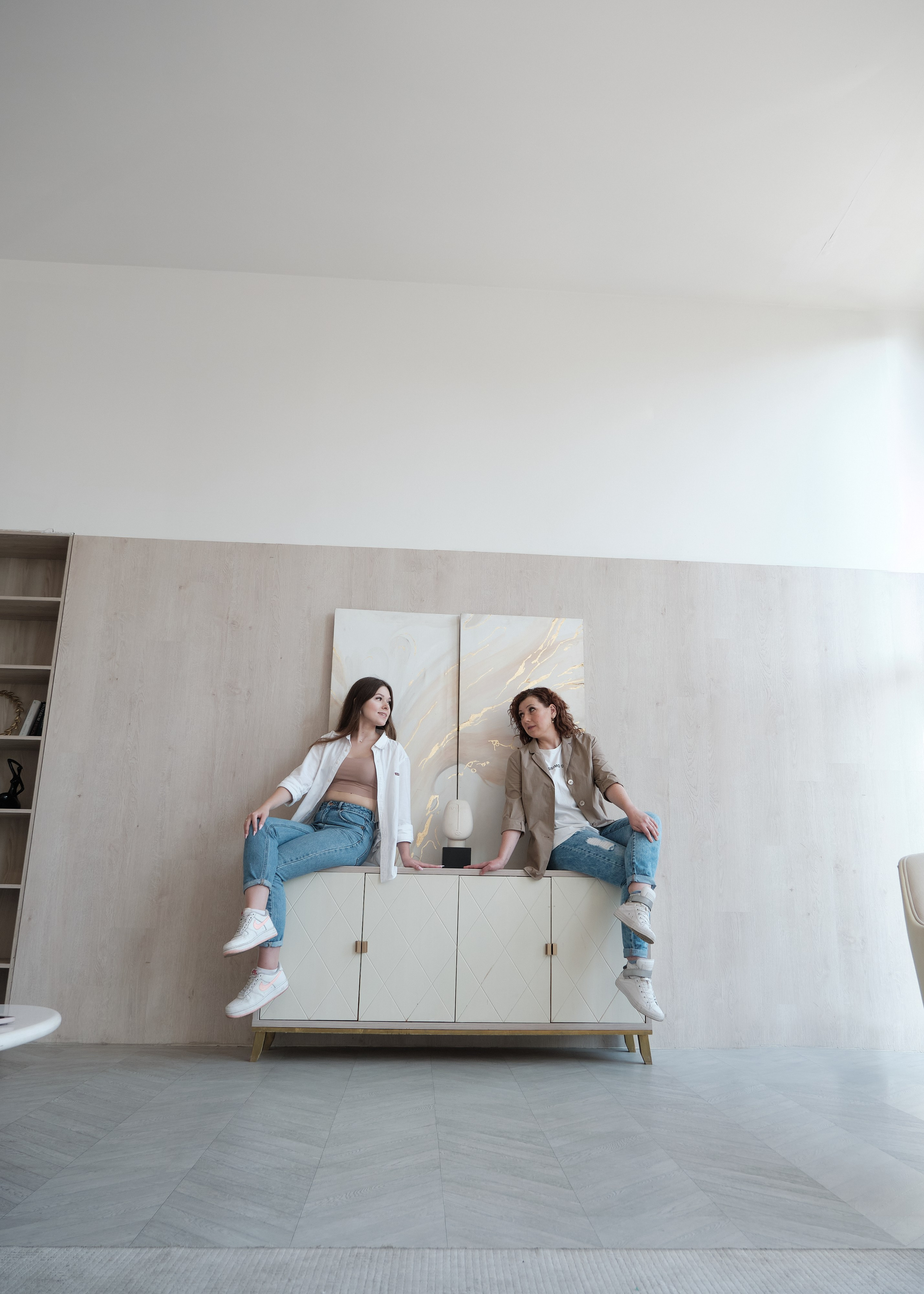 Семейная фотосессия мамы и дочки в студии в Москве 2. Портретный фотограф на новый год в Москве Виктория Колышева