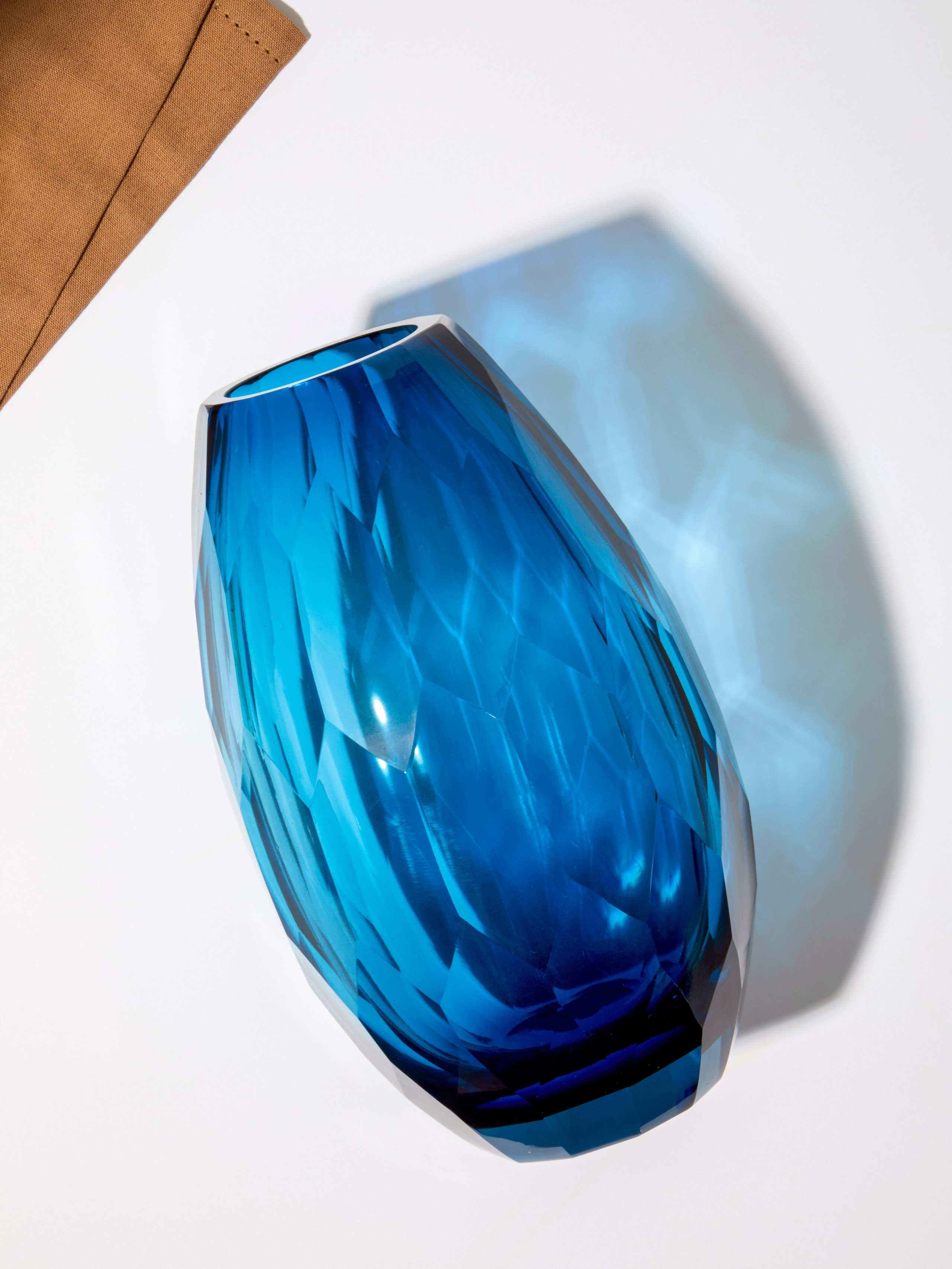 Вазы и конфетницы. Сайт о предметной, имиджевой и портретной фотографии, фотограф Фил Киреев