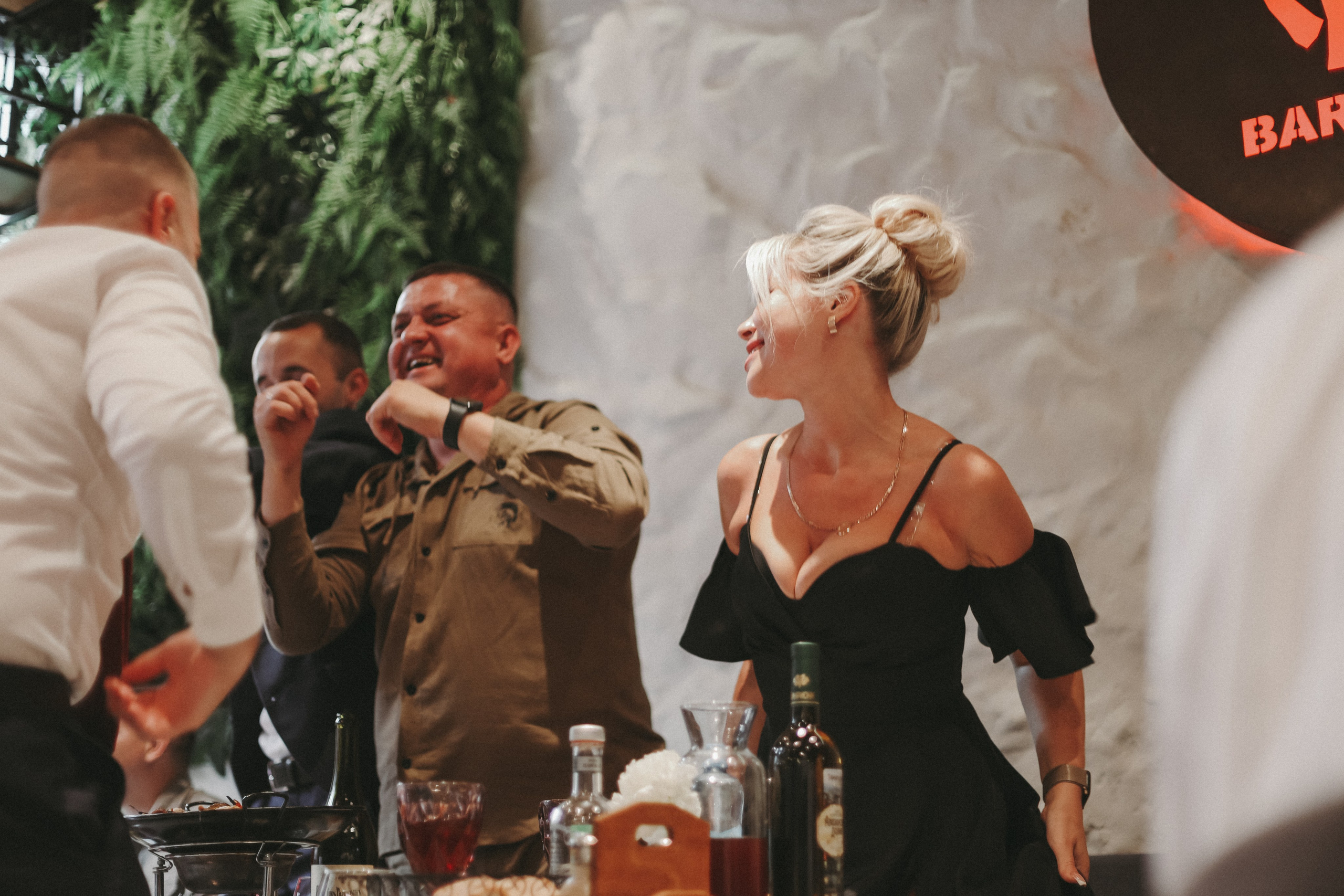 «А покажите съемку банкета)». Главная