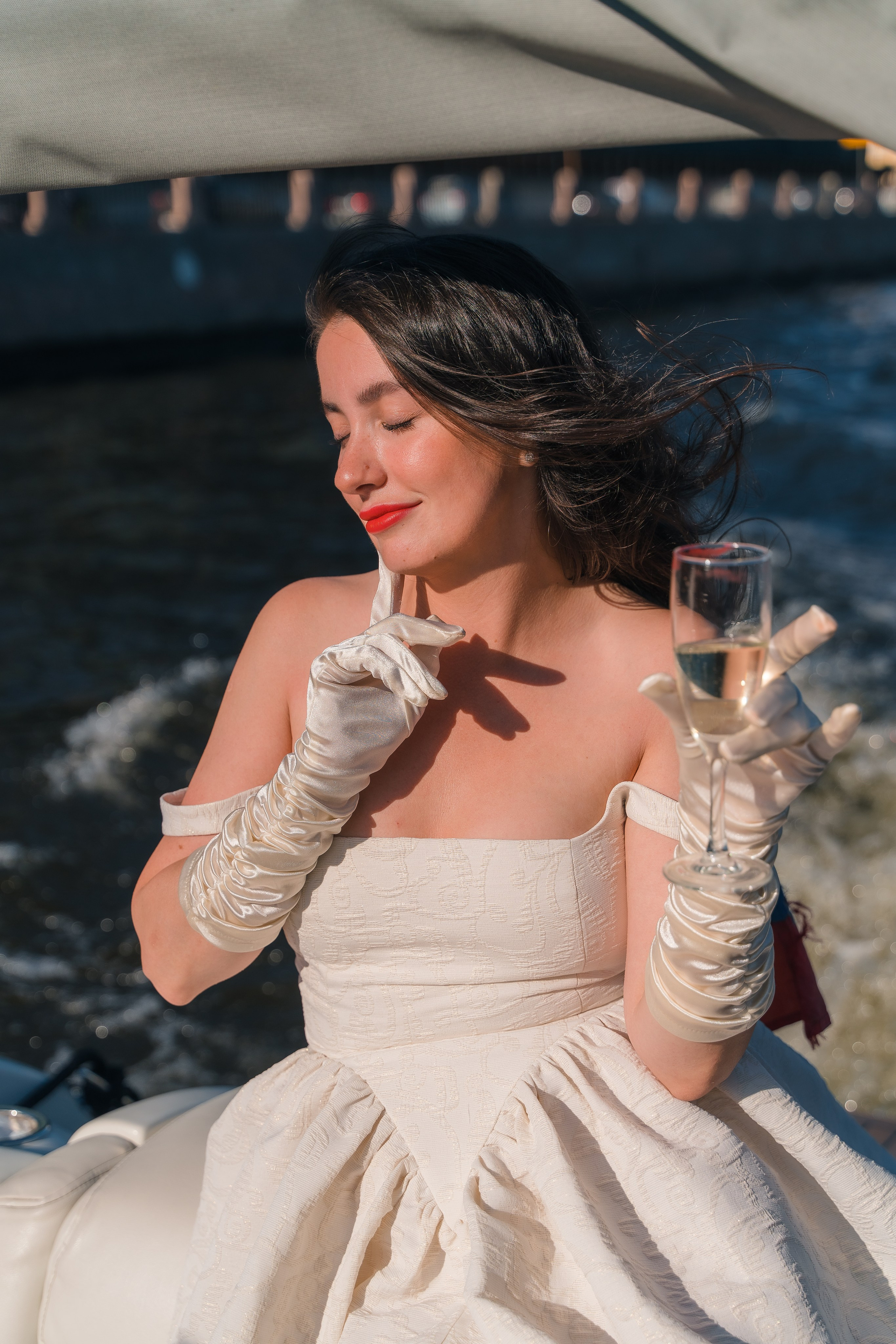 Фотосъемка девичника, встреча девушек, веселые женские портреты