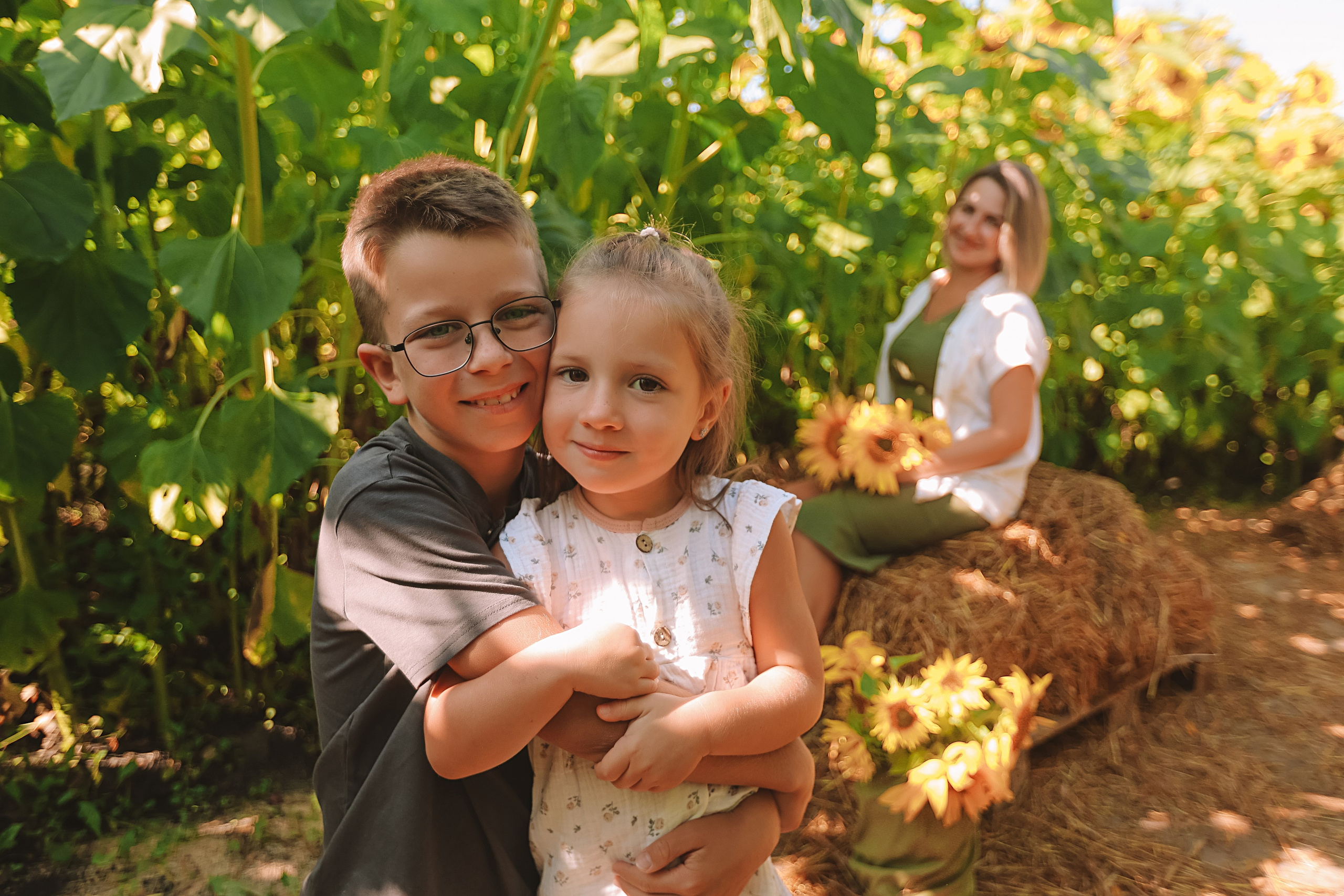 Подсолнухи. Семейный фотограф Тюмень, фотограф на роды Салмина Мария