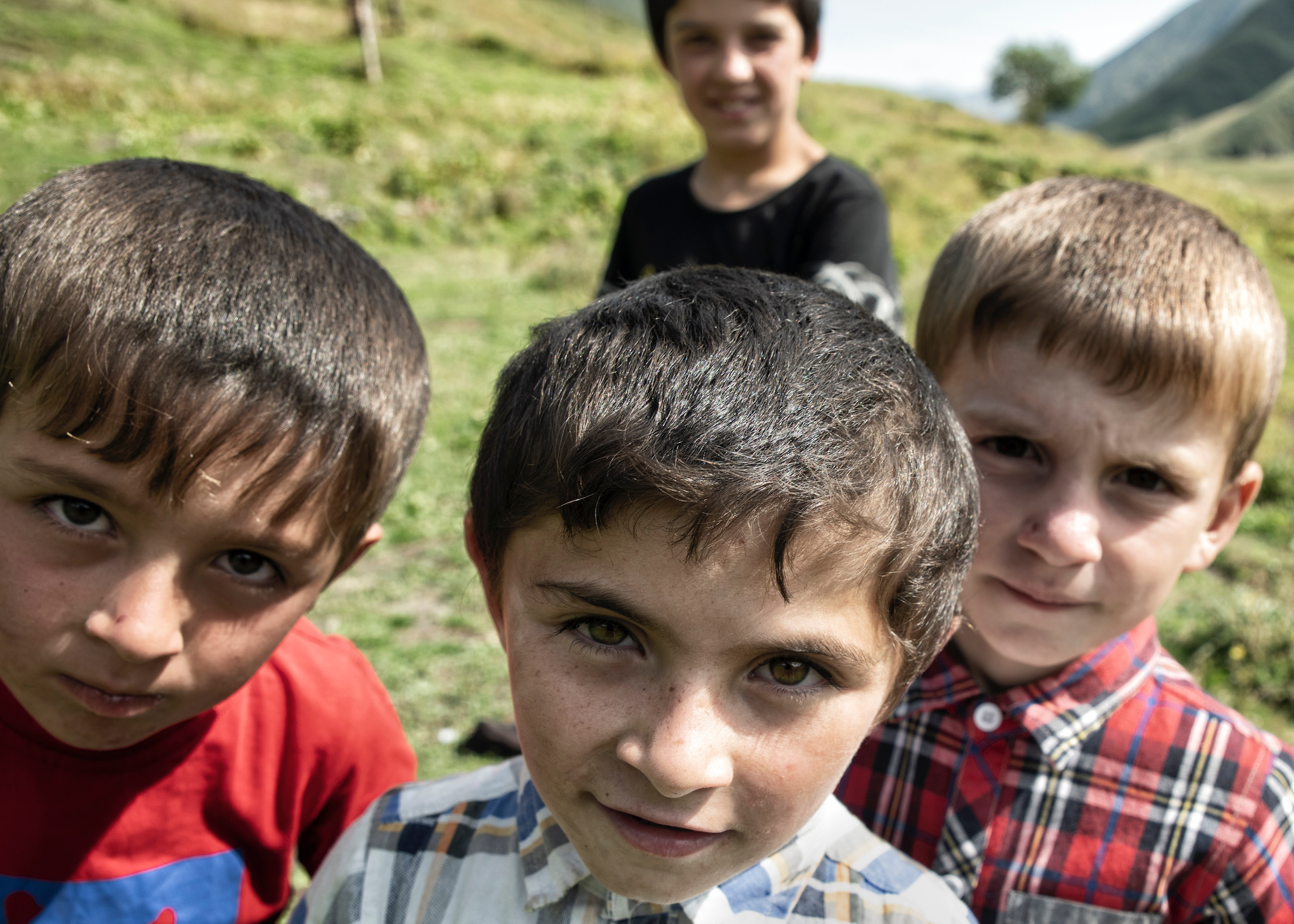 Даже юные аварцы весьма серьезны