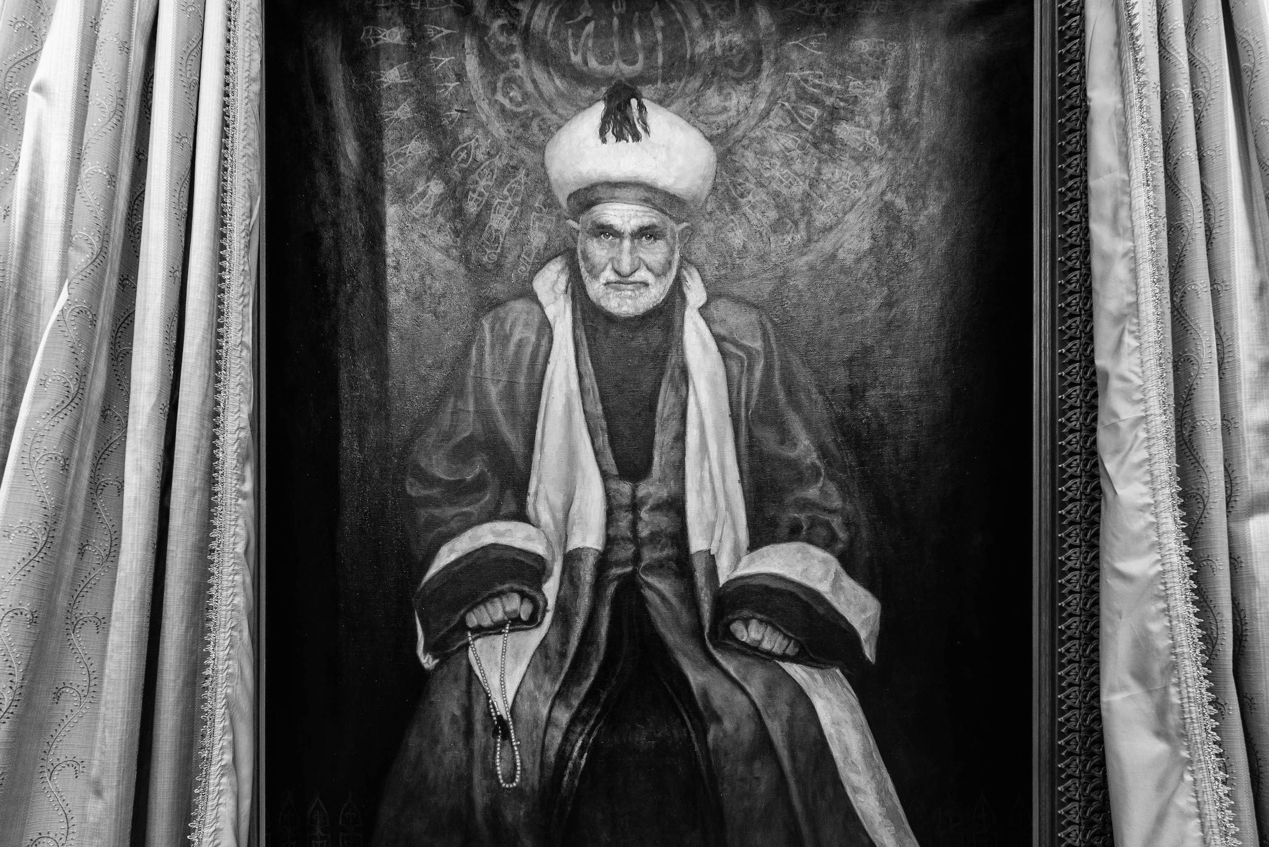 Ингушское братство баталхаджинцев – влиятельное и богатое. В просторном доме-музее основателя братства выставлен его портрет, сделанный в мастерской Шилова.