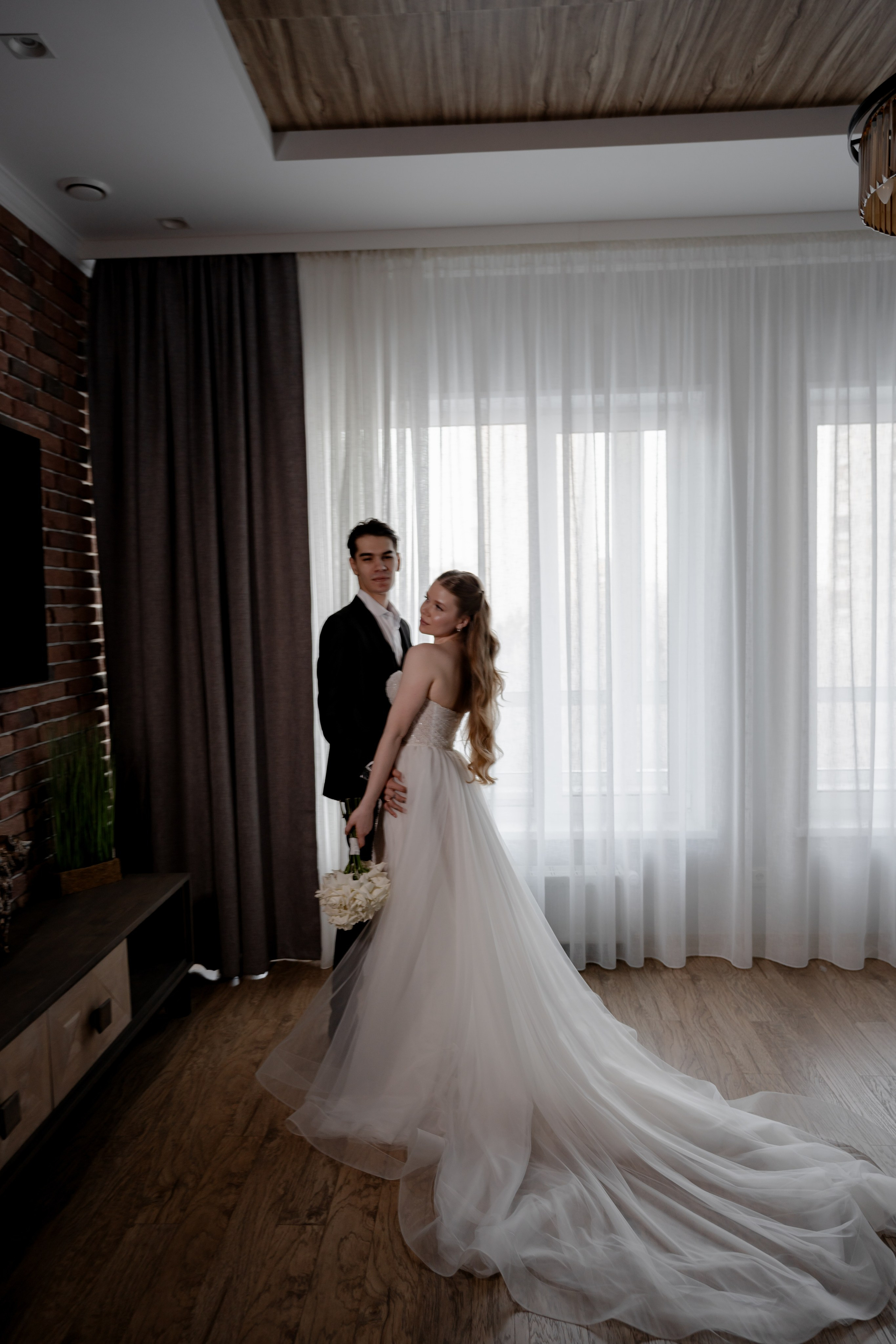 СВАДЕБНАЯ СЬЕМКА СБОРОВ В ОТЕЛЕ И ВЫЕЗД НА ЦЕРЕМОНИЮ (СНЯТО В СИБИРЕ В НИЖНЕВАРТОВСКЕ). Профессиональный фотограф, Санкт-Петербург — Виктория Богомолова