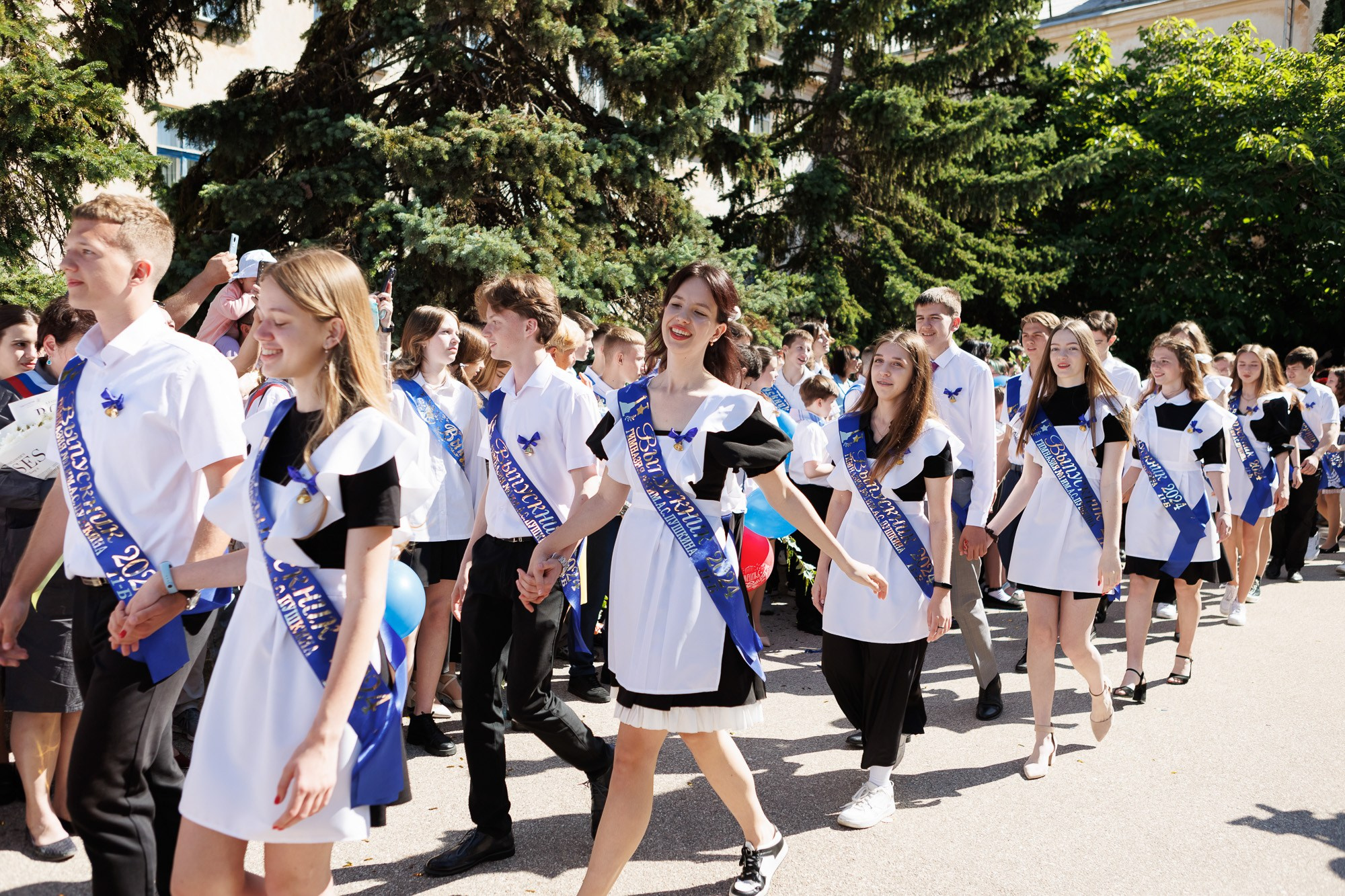 Последний звонок в Гимназии № 1, г. Севастополь. Свадебный фотограф, фотосъемка в Крыму, Севастополе, Симферополе, Ялте