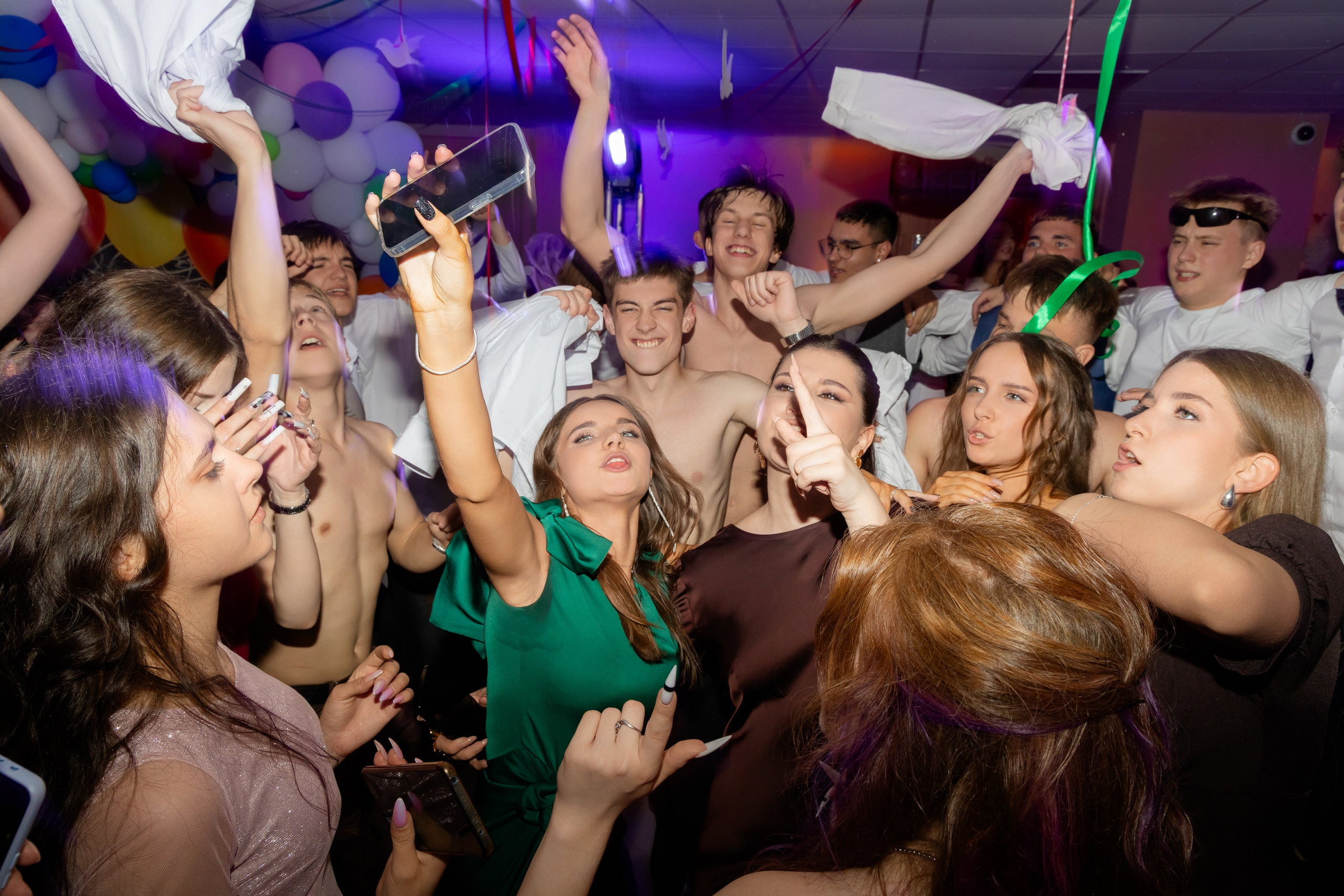 Школьный выпускной 2025 год в Минске, Беларуси. Свадебный фотограф в Минске/Беларуси Сергей Спиридонов