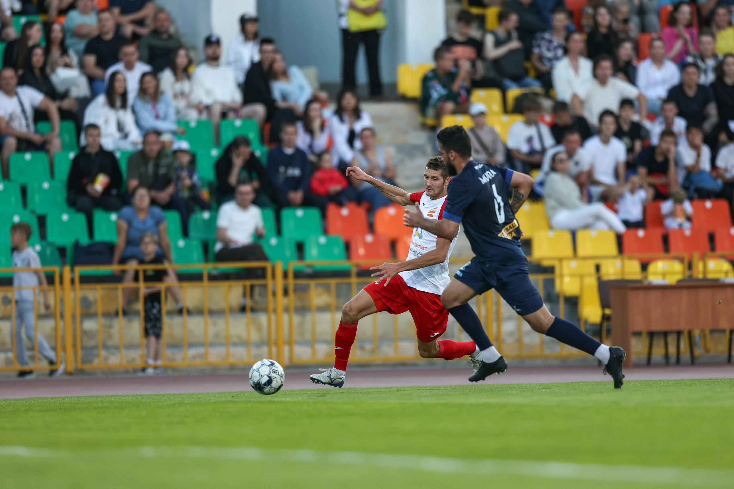 Благотворительный футбольный матч Друзья Бурмистрова vs ФК Fight Nights. Спортивный репортажный фотограф Казань Нафис Сиразетдинов