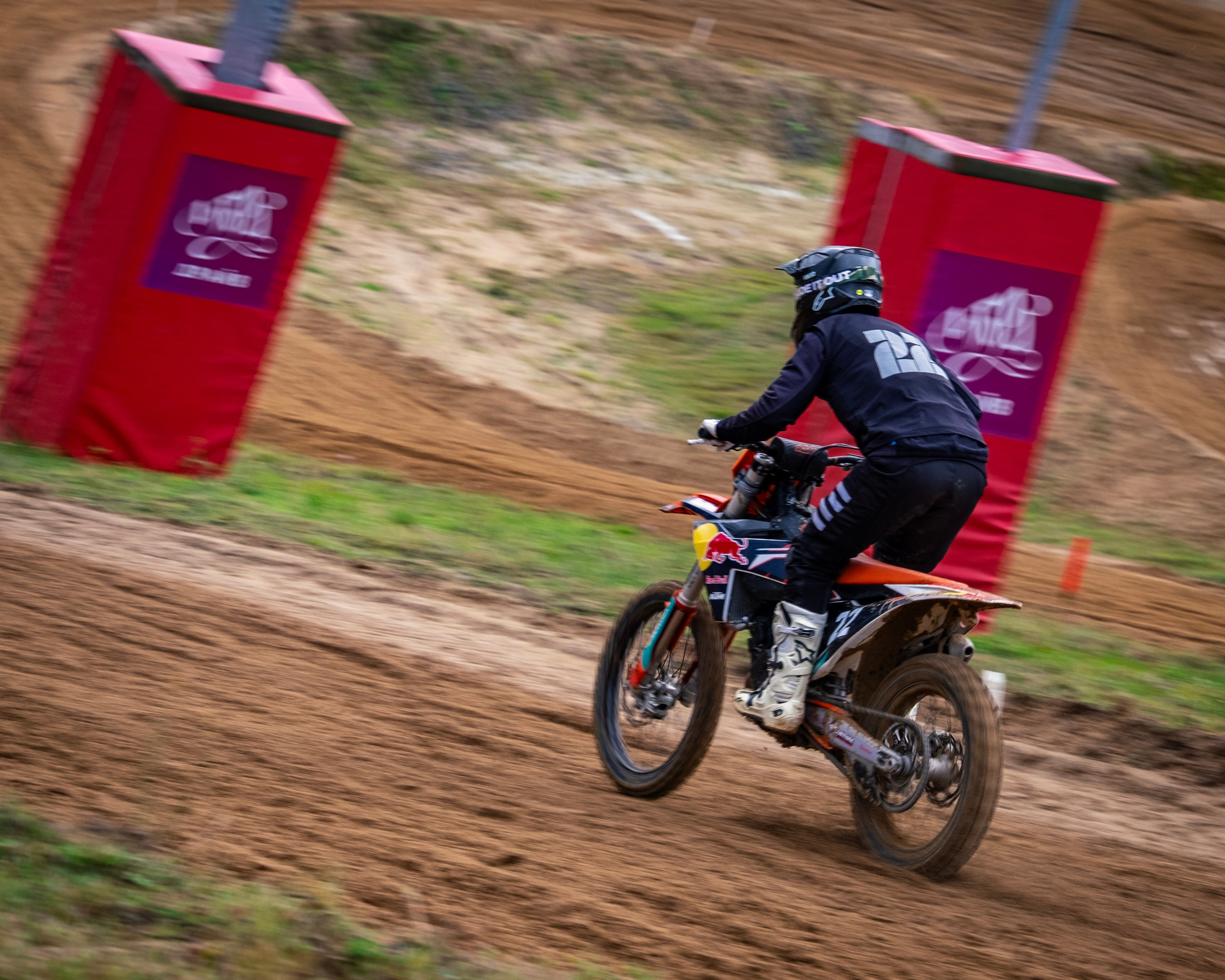 Мотокросс (Игора Драйв). Автомобильные фотографии и рисунки в Санкт-Петербурги Пашков Дмитрий