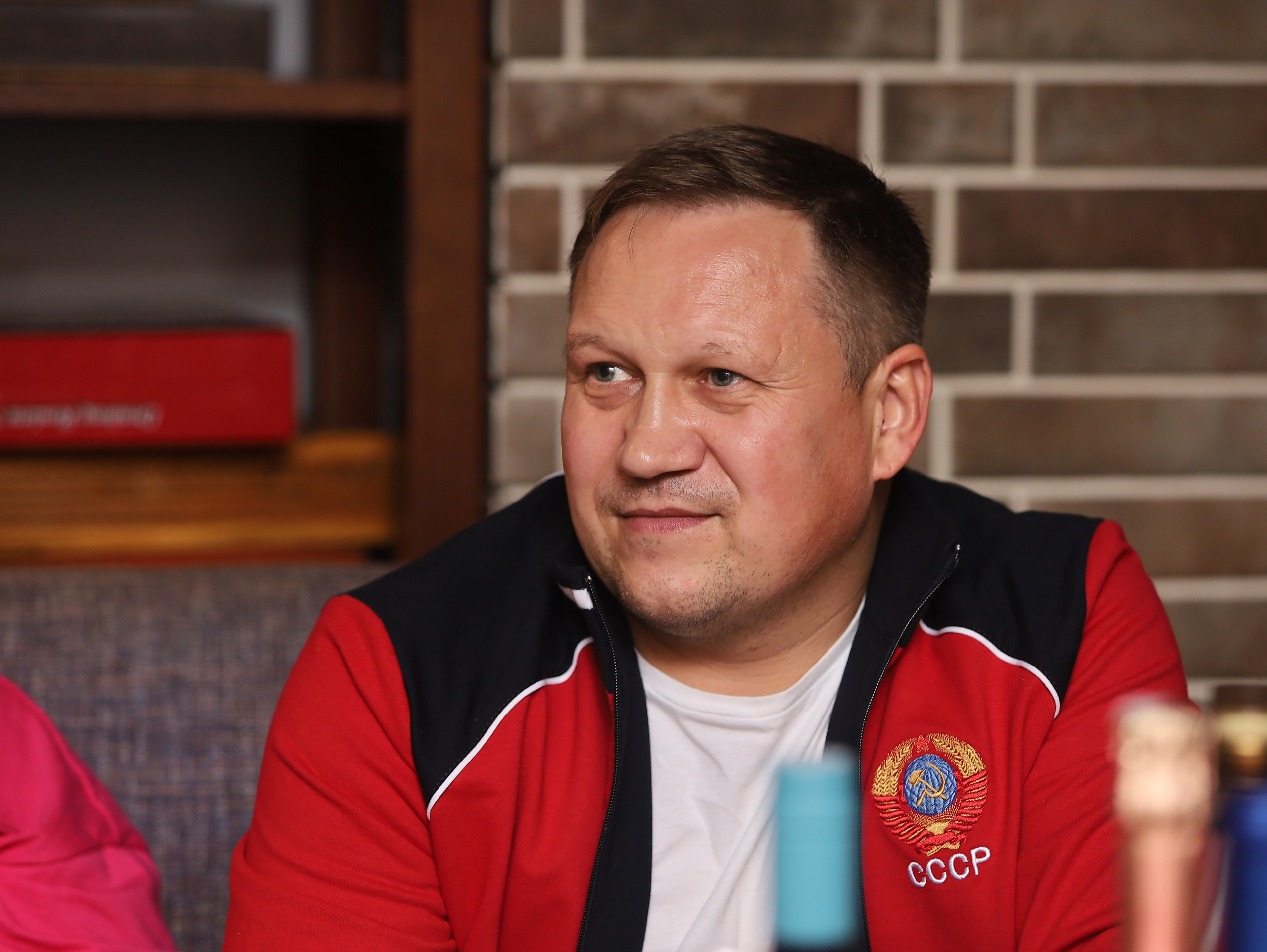 Дискотека в стиле 90-х. Репортажный фотограф Анапа