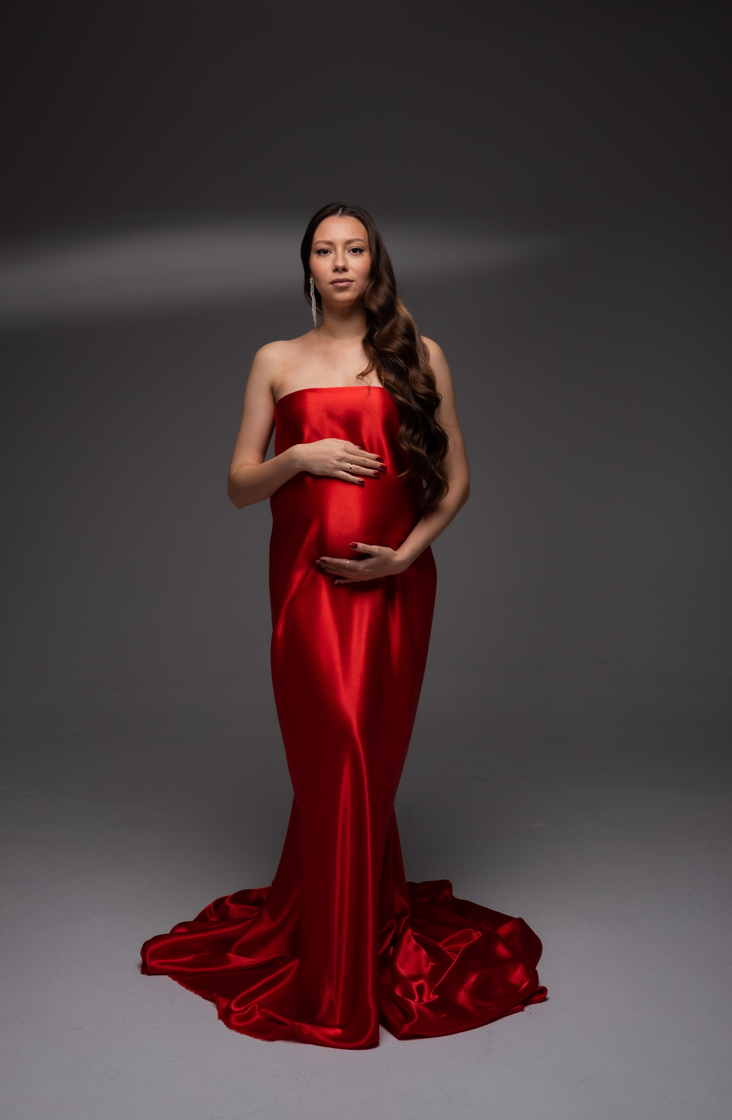 Красная ткань. Профессиональный Фотограф в Казани Яна Забелина