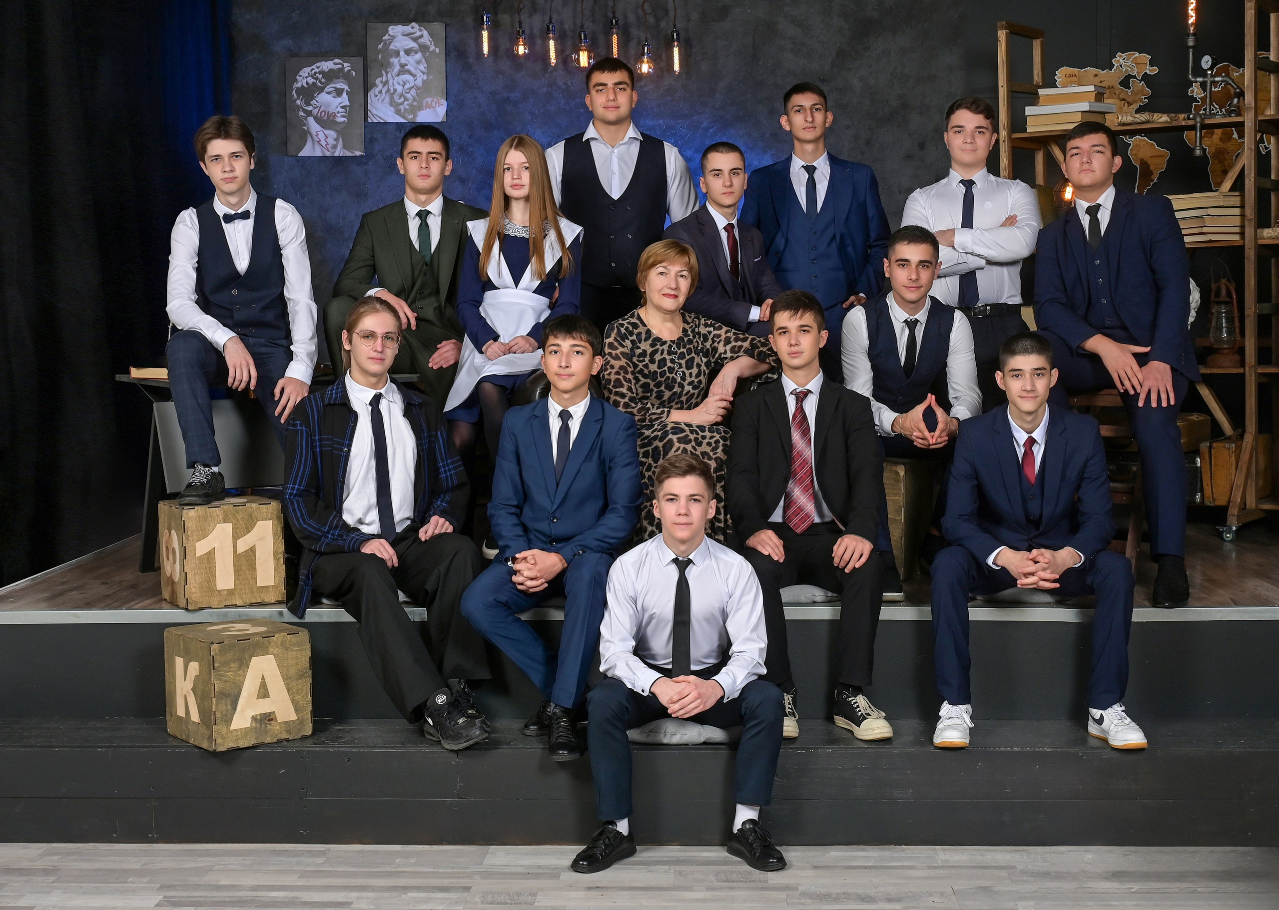 Квадрат 9-11 класс. Первая школьная фотостудия Zoom-Zoom в городе Владикавказ