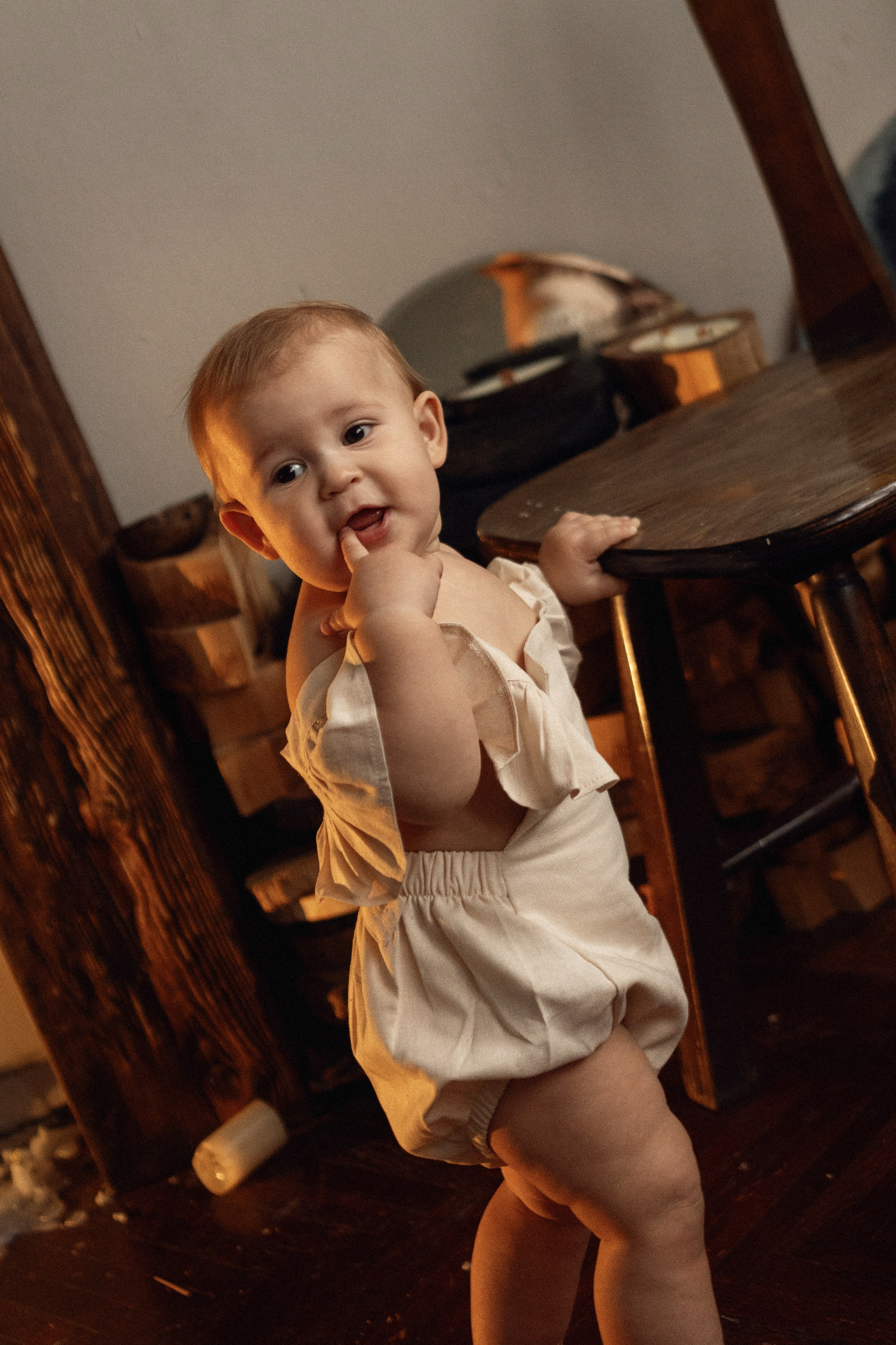 В мастерской художника. Семейный фотограф Москва. Фотограф беременности и материнства Москва