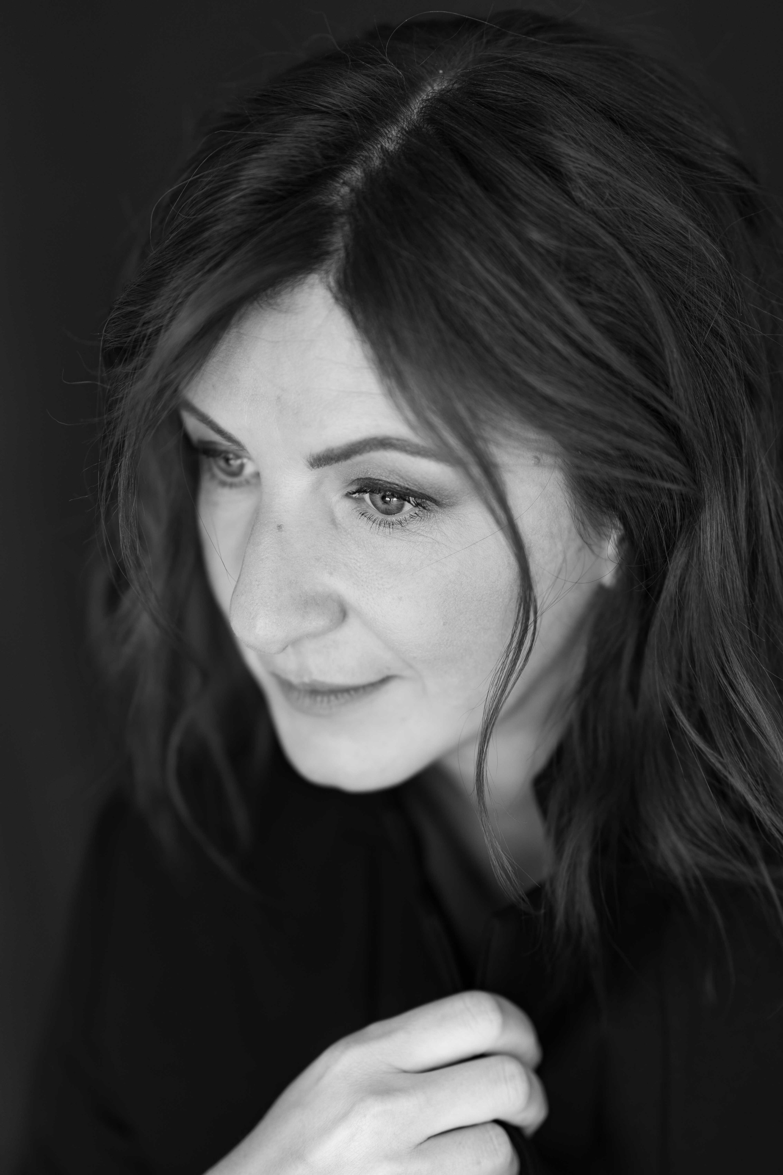 Женский портрет 35+. Женский портретный фотограф 35+ Воронеж. Добро пожаловать в магию ЧБ портрета